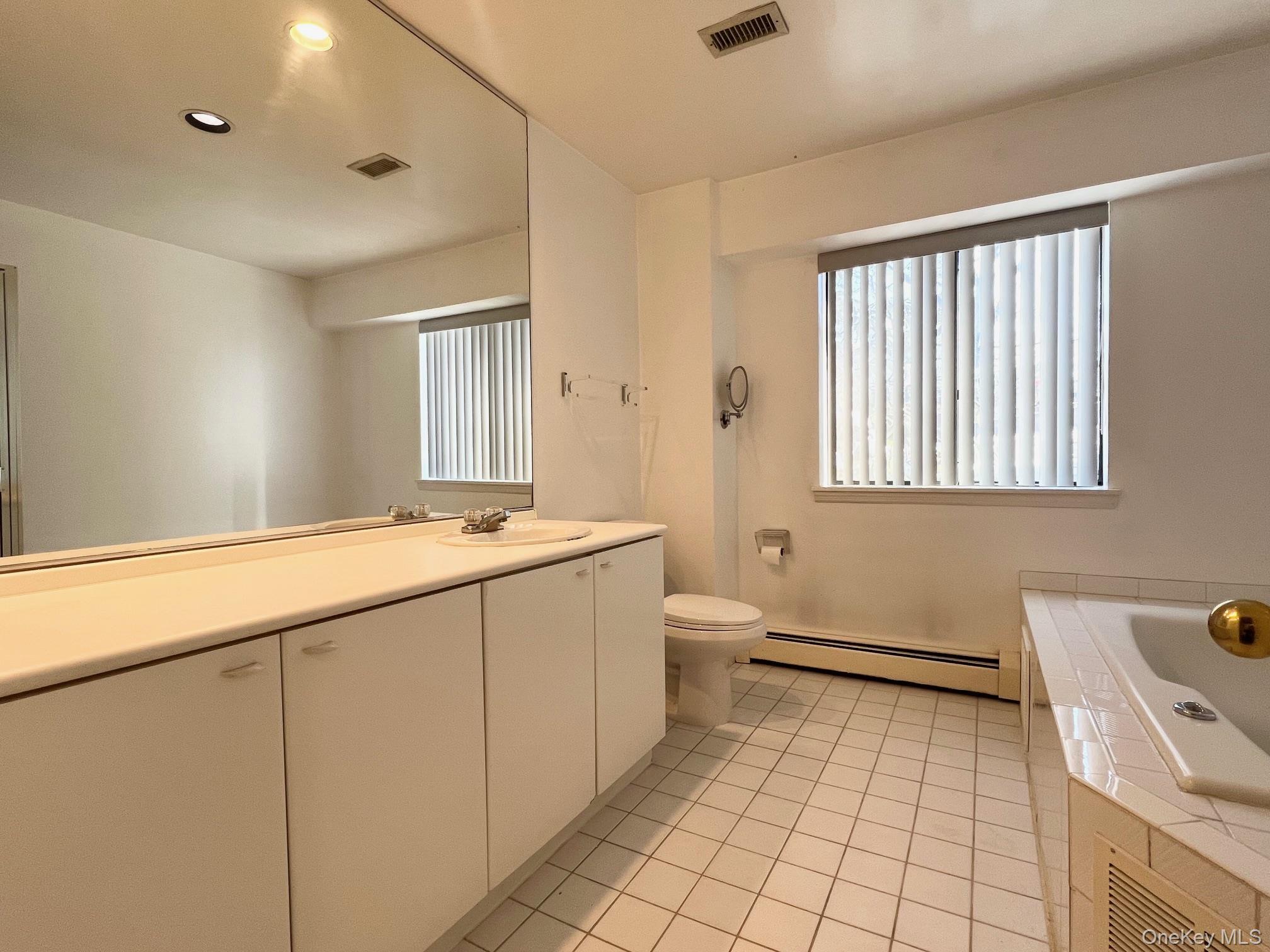 Condo Ray Westchester County, NY 10583, MLS-941261-19