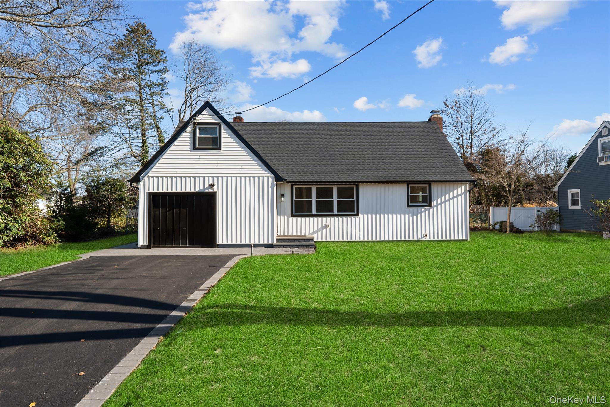 Single Family Guilette Suffolk County, NY 11701, MLS-941266-2