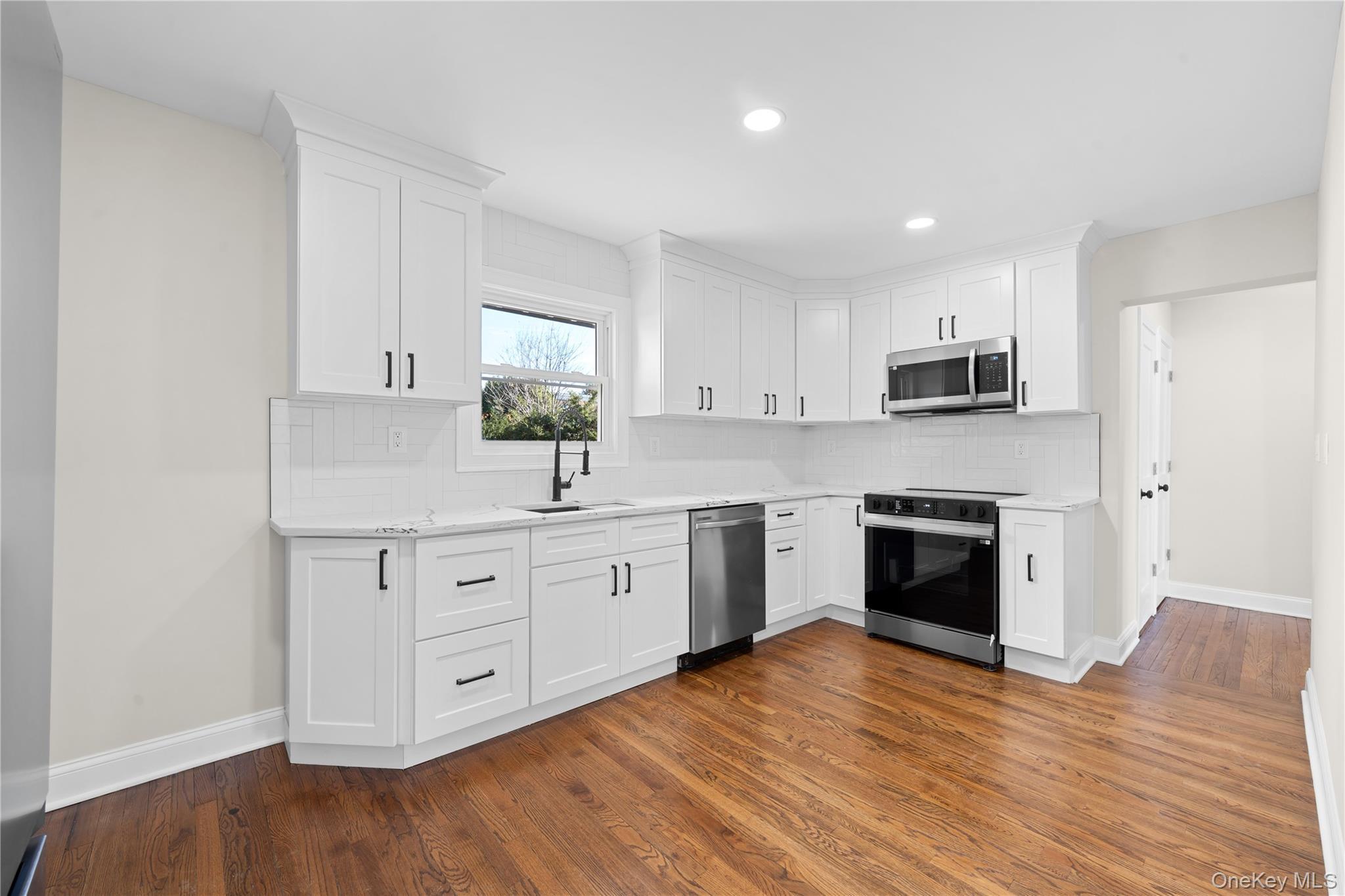 Single Family Guilette Suffolk County, NY 11701, MLS-941266-7