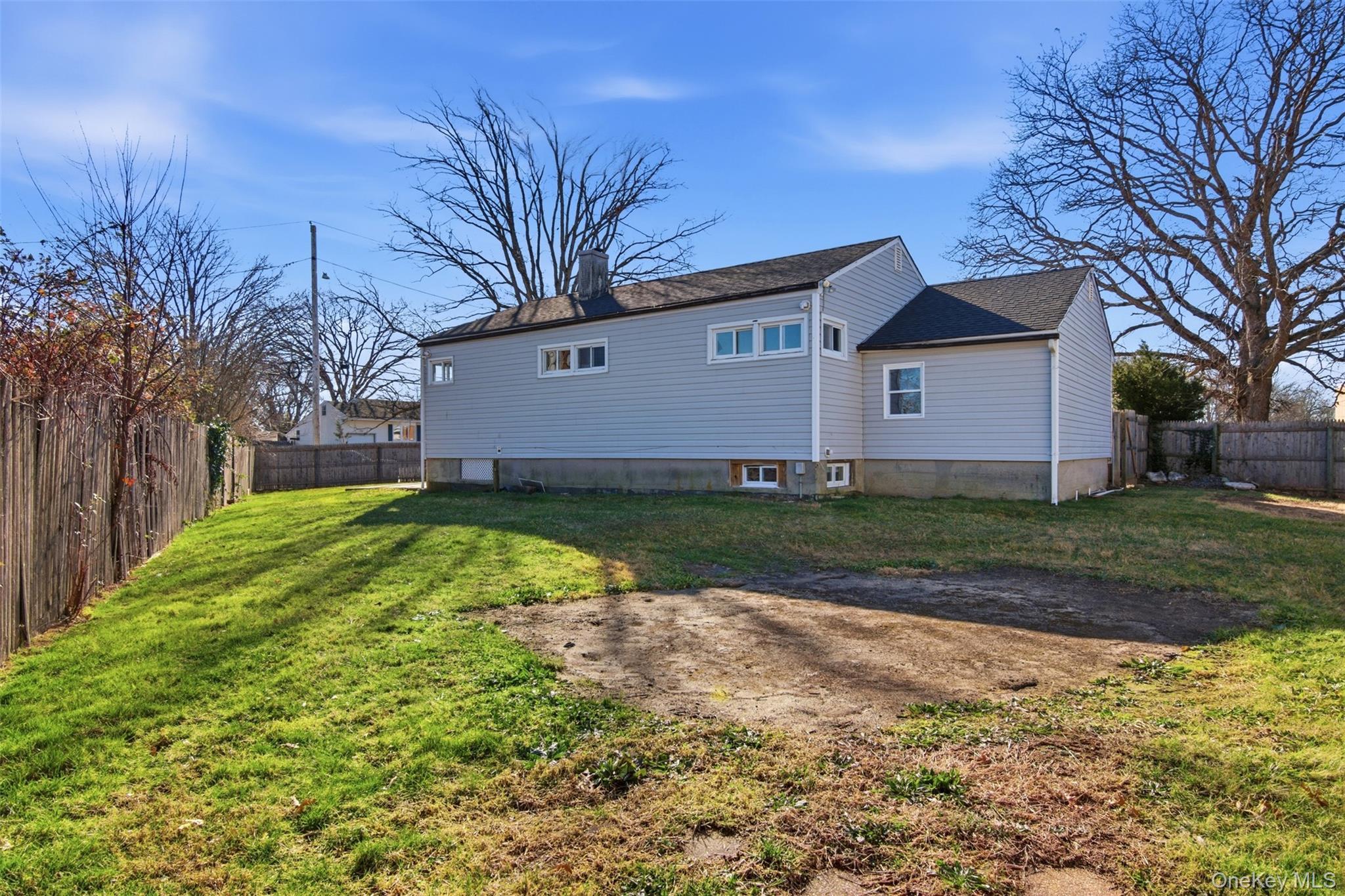 Single Family Chapel Hill  Suffolk County, NY 11717, MLS-941285-15