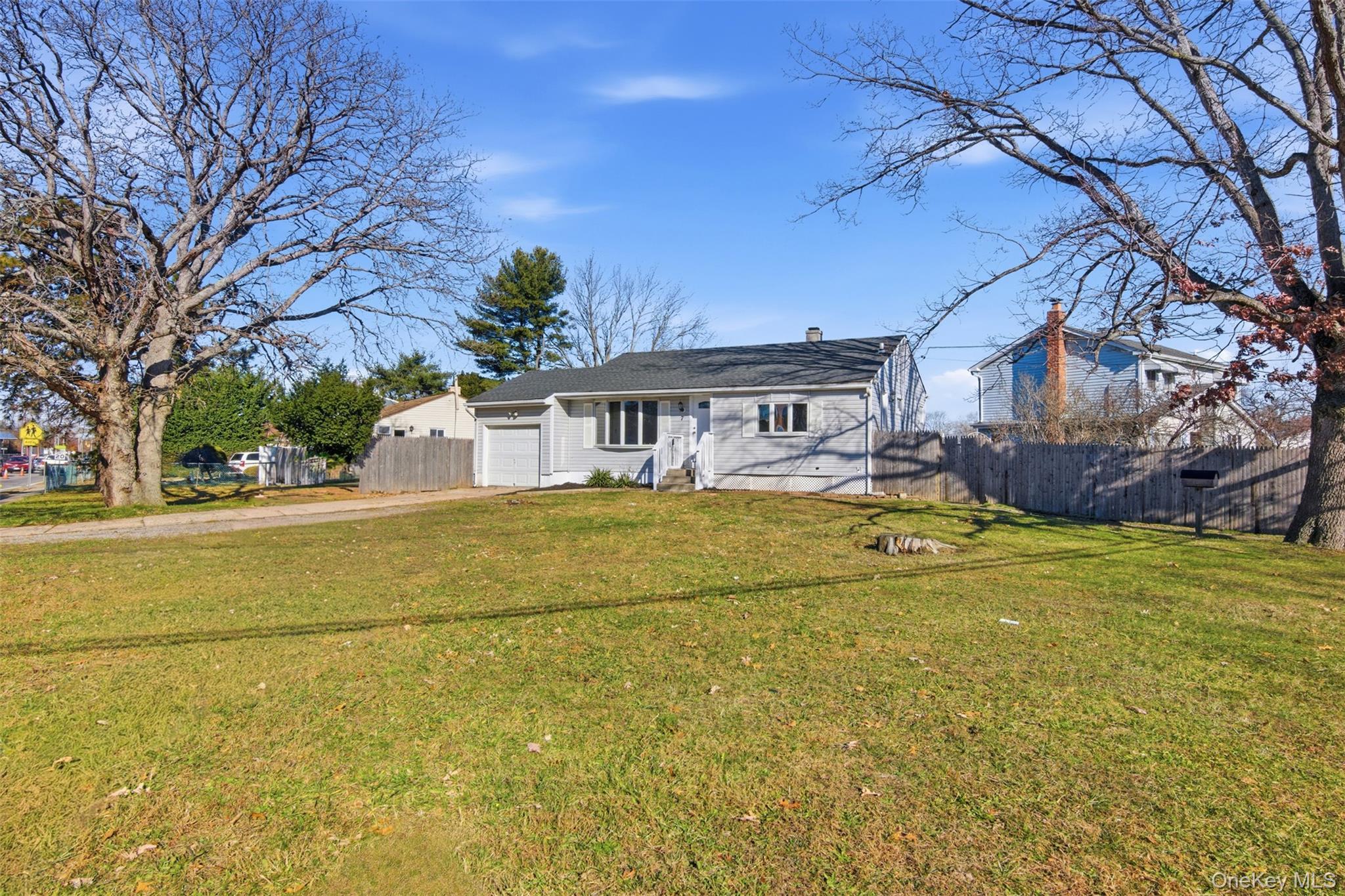 Single Family Chapel Hill Suffolk County, NY 11717, MLS-941285-2