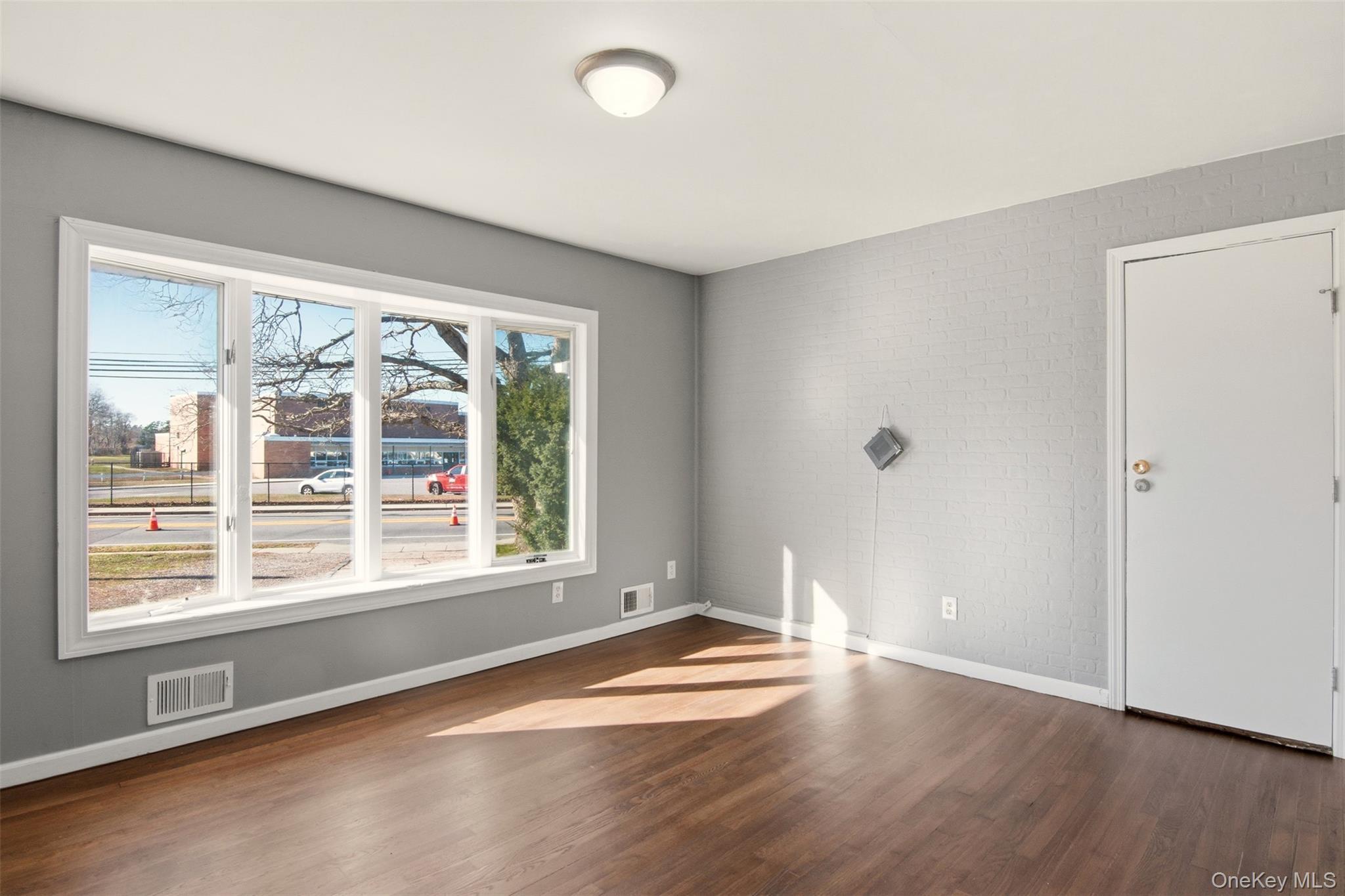 Single Family Chapel Hill Suffolk County, NY 11717, MLS-941285-3