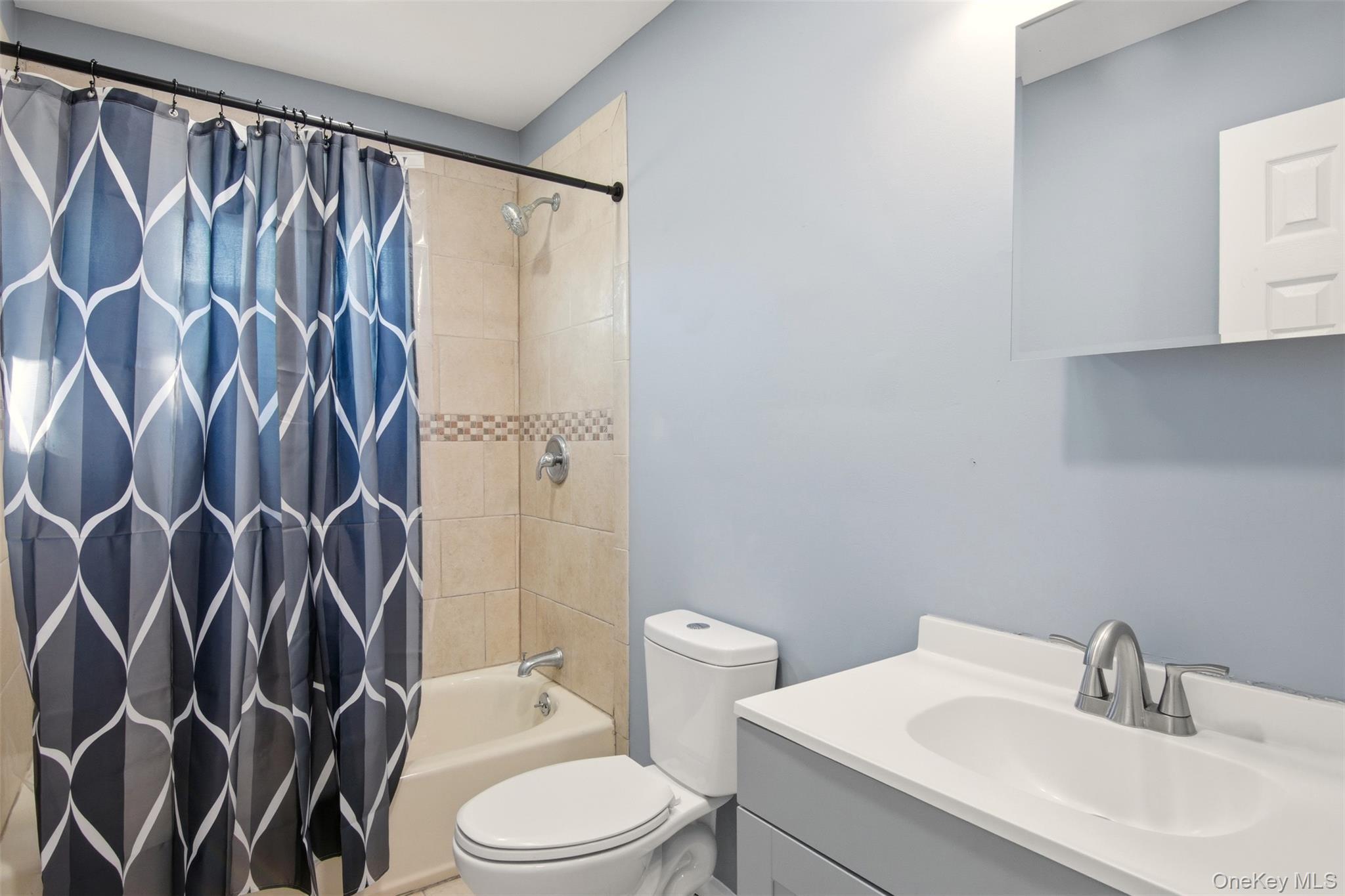 Single Family Chapel Hill Suffolk County, NY 11717, MLS-941285-7