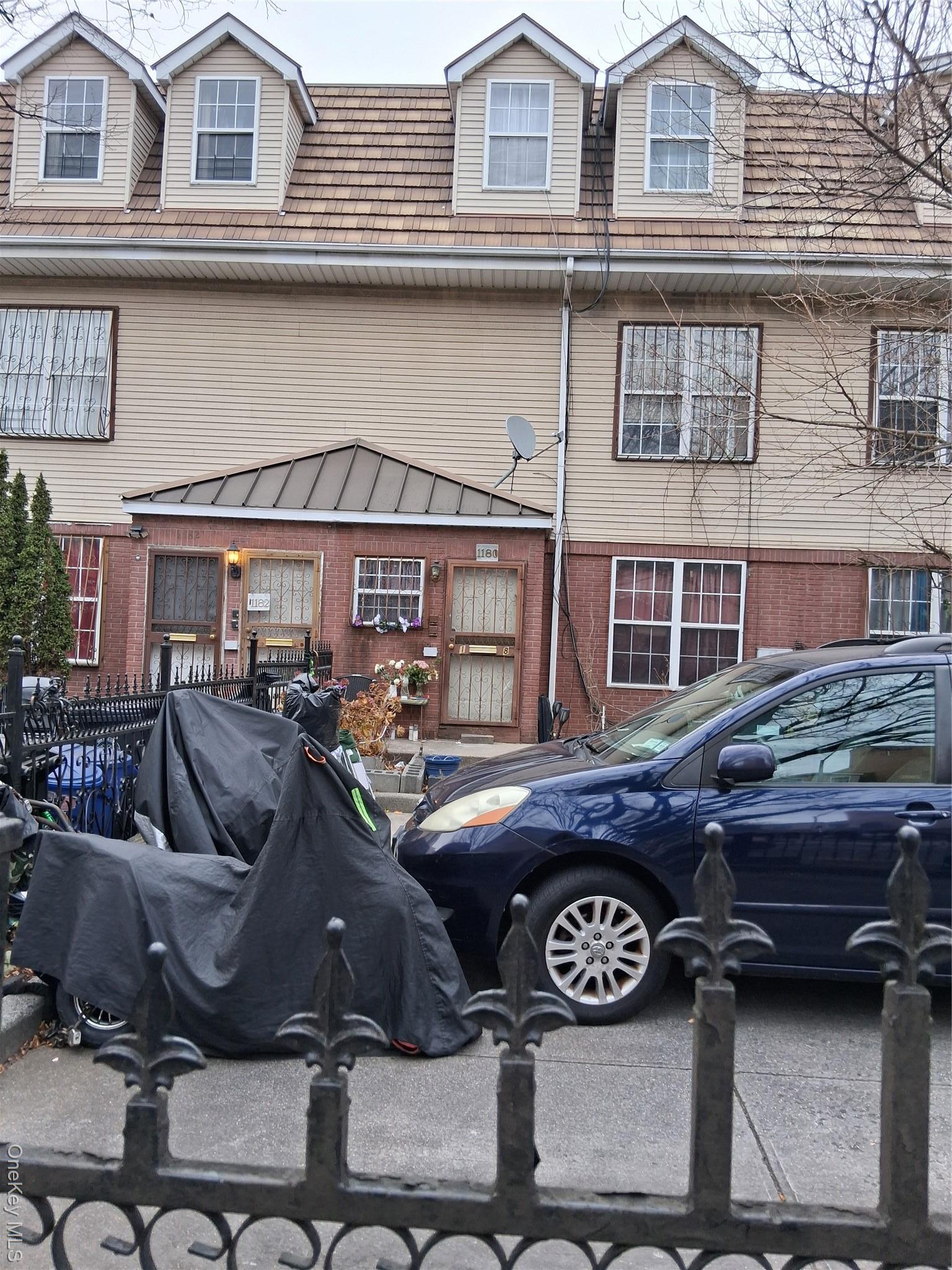 Single Family Vyse  Bronx, NY 10459, MLS-941297-2