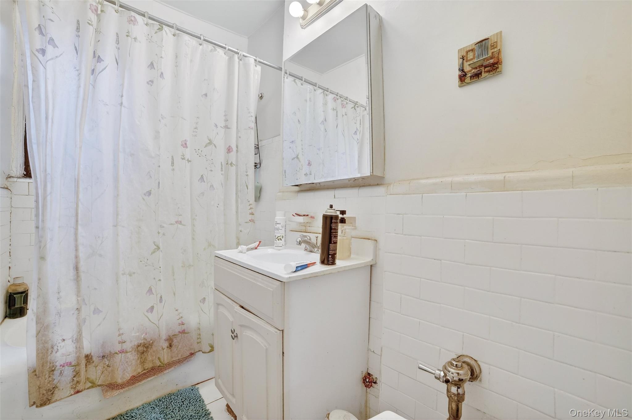 Coop Locust  Westchester County, NY 10552, MLS-941313-10