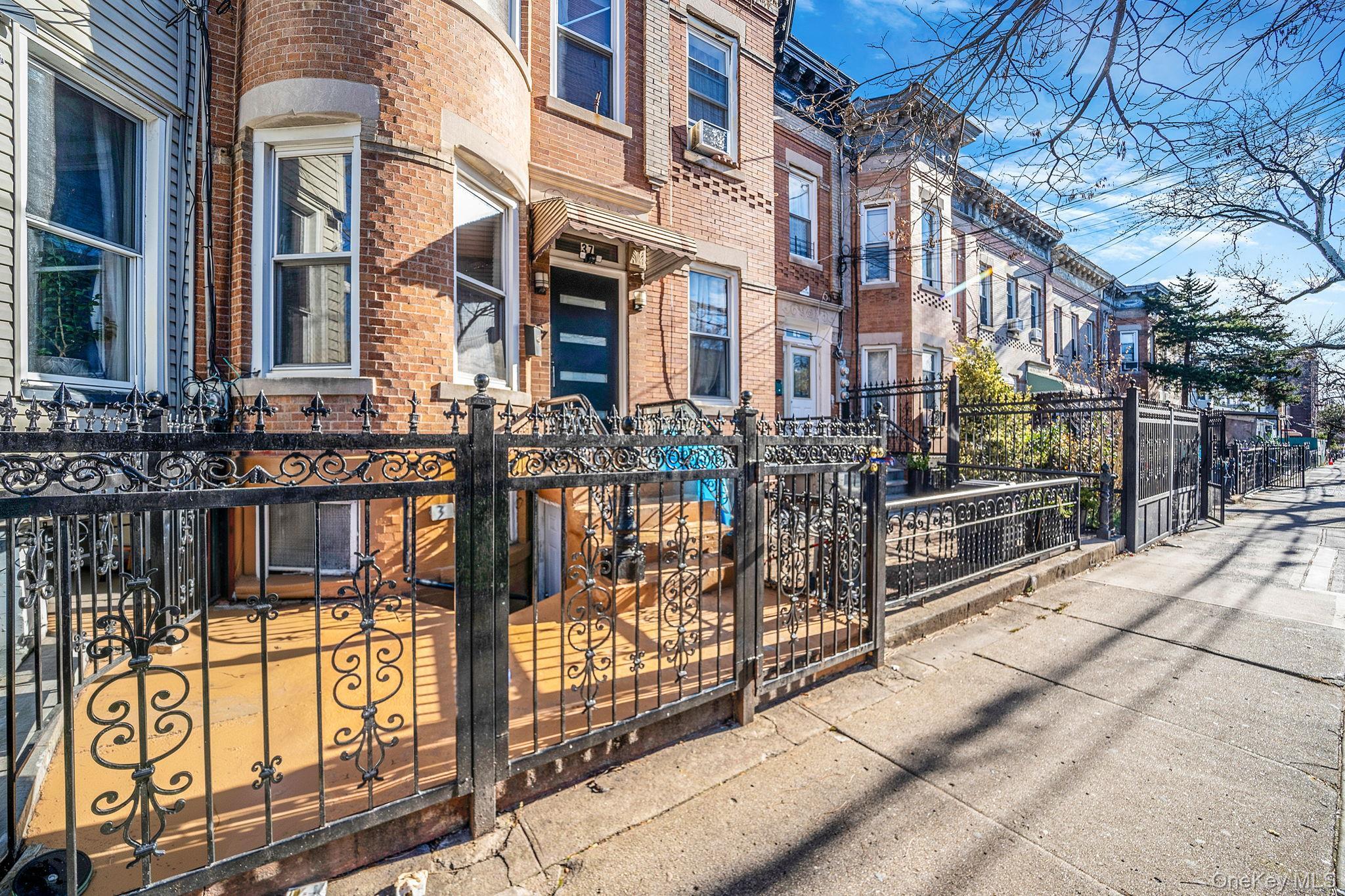 Single Family Grant  Brooklyn, NY 11208, MLS-941324-3