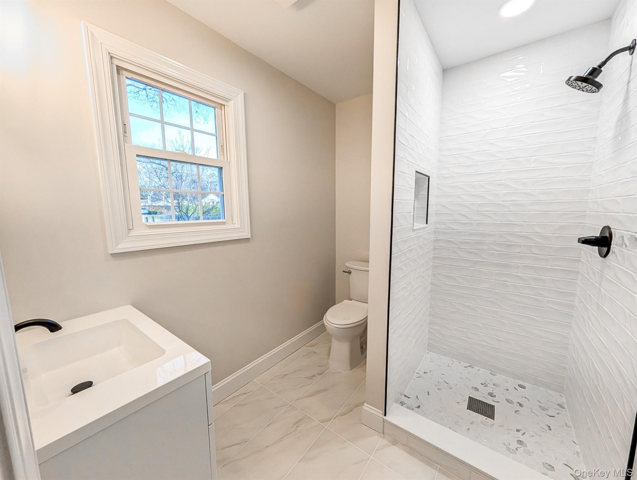 Single Family Short  Suffolk County, NY 11901, MLS-941325-11