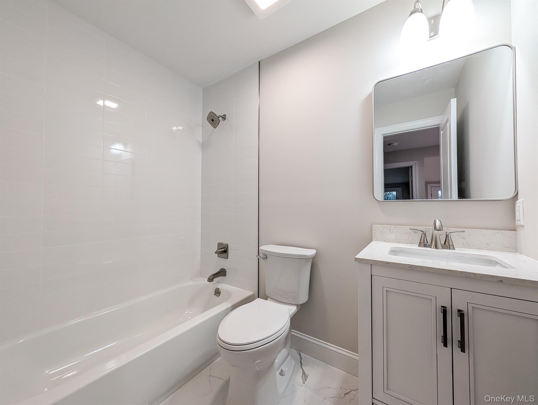 Single Family Short  Suffolk County, NY 11901, MLS-941325-15