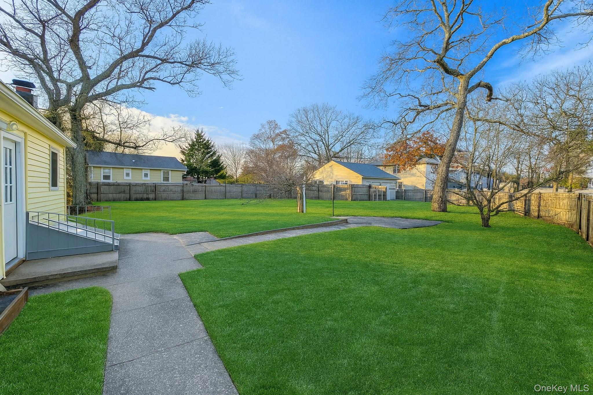 Single Family Short  Suffolk County, NY 11901, MLS-941325-16