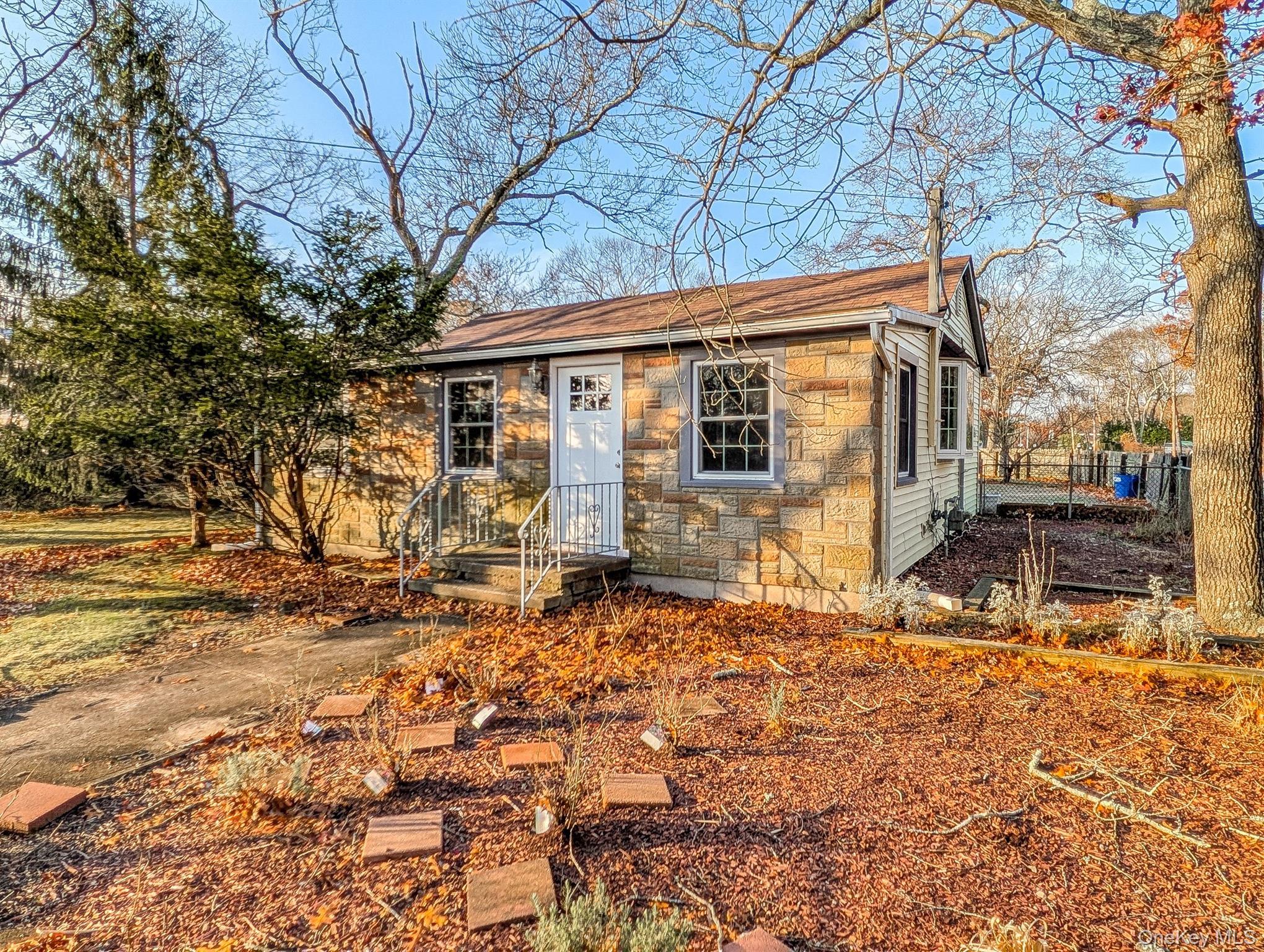 Single Family Short  Suffolk County, NY 11901, MLS-941325-21