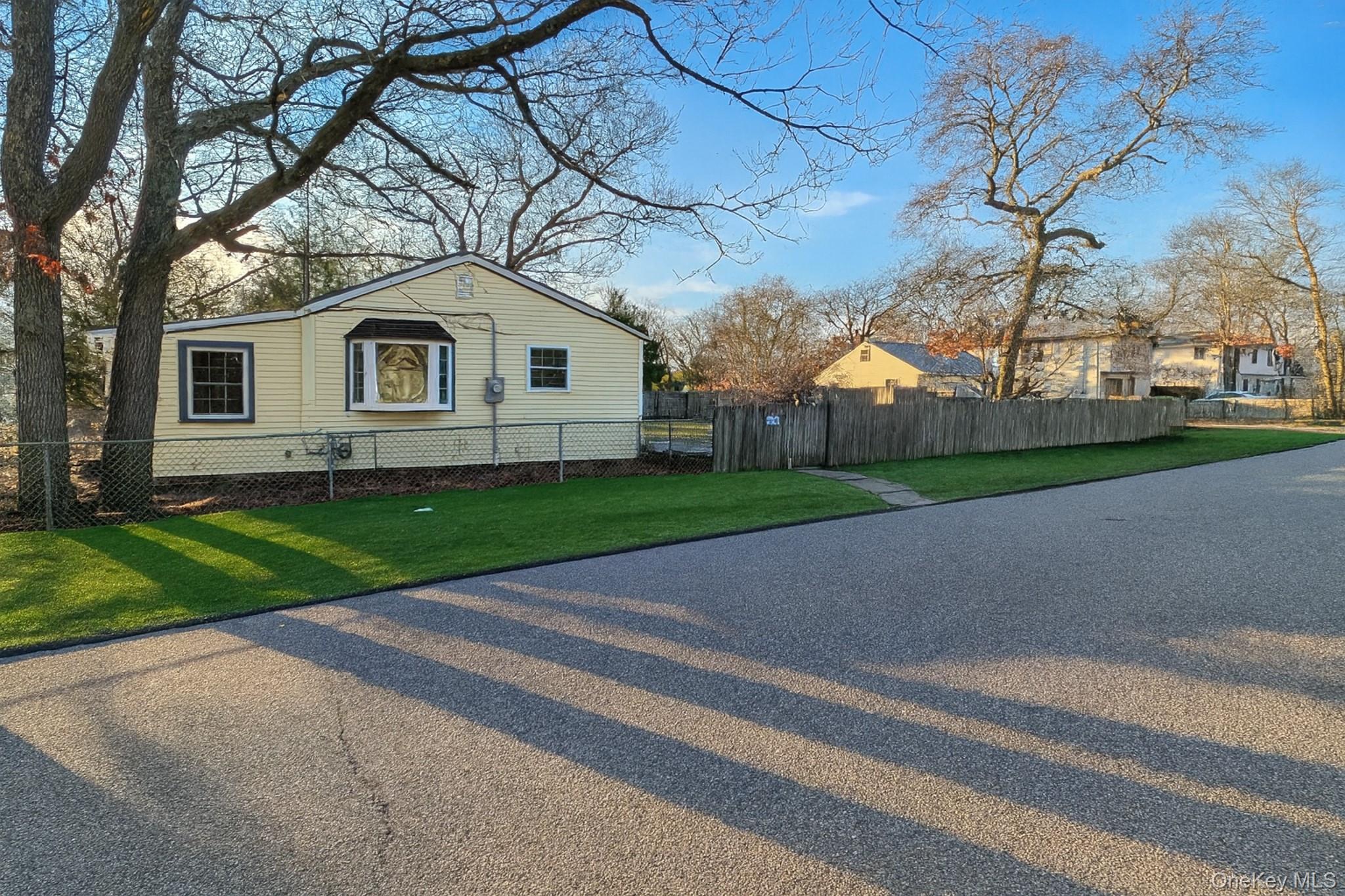 Single Family Short  Suffolk County, NY 11901, MLS-941325-22