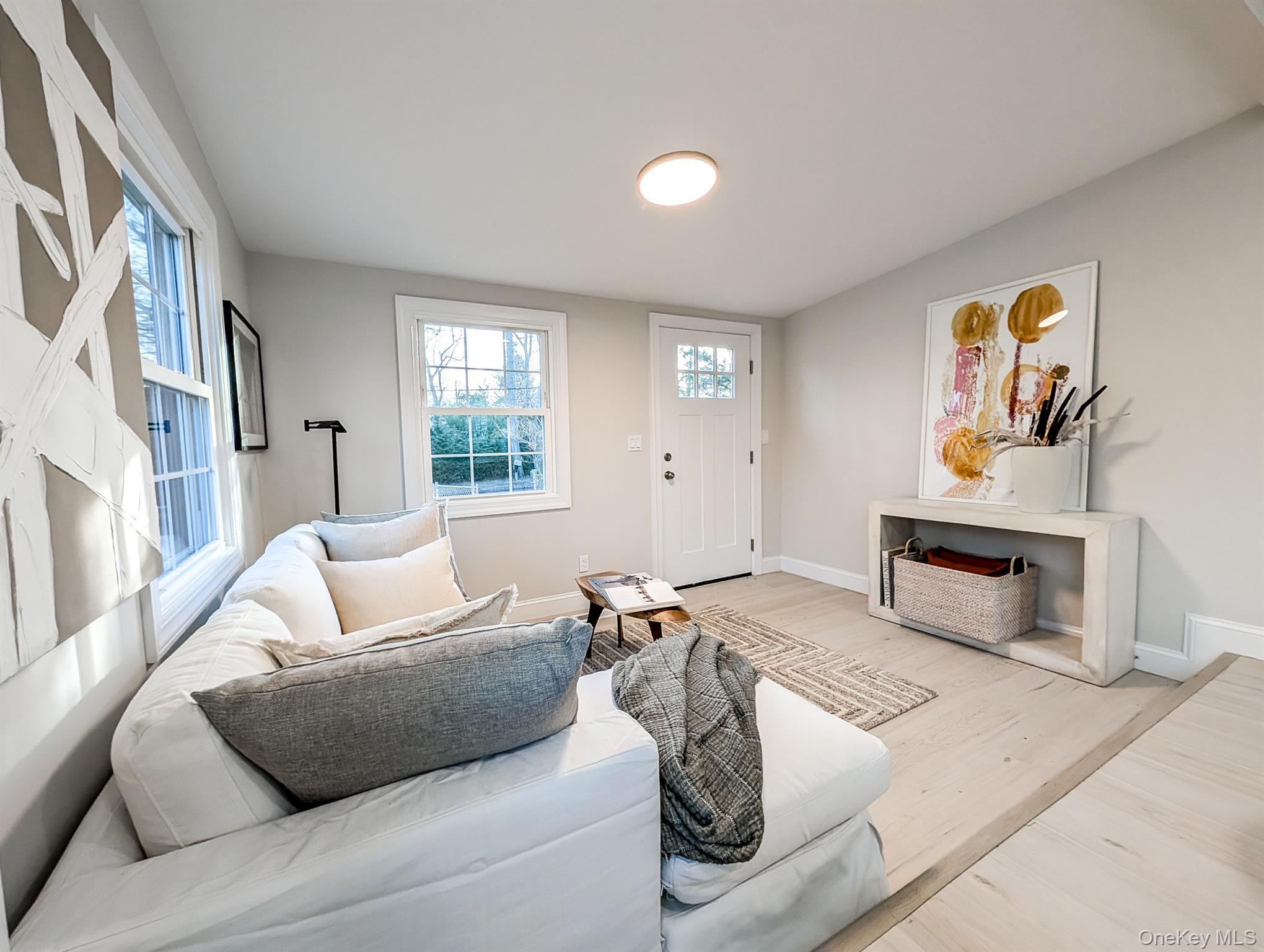 Single Family Short  Suffolk County, NY 11901, MLS-941325-3