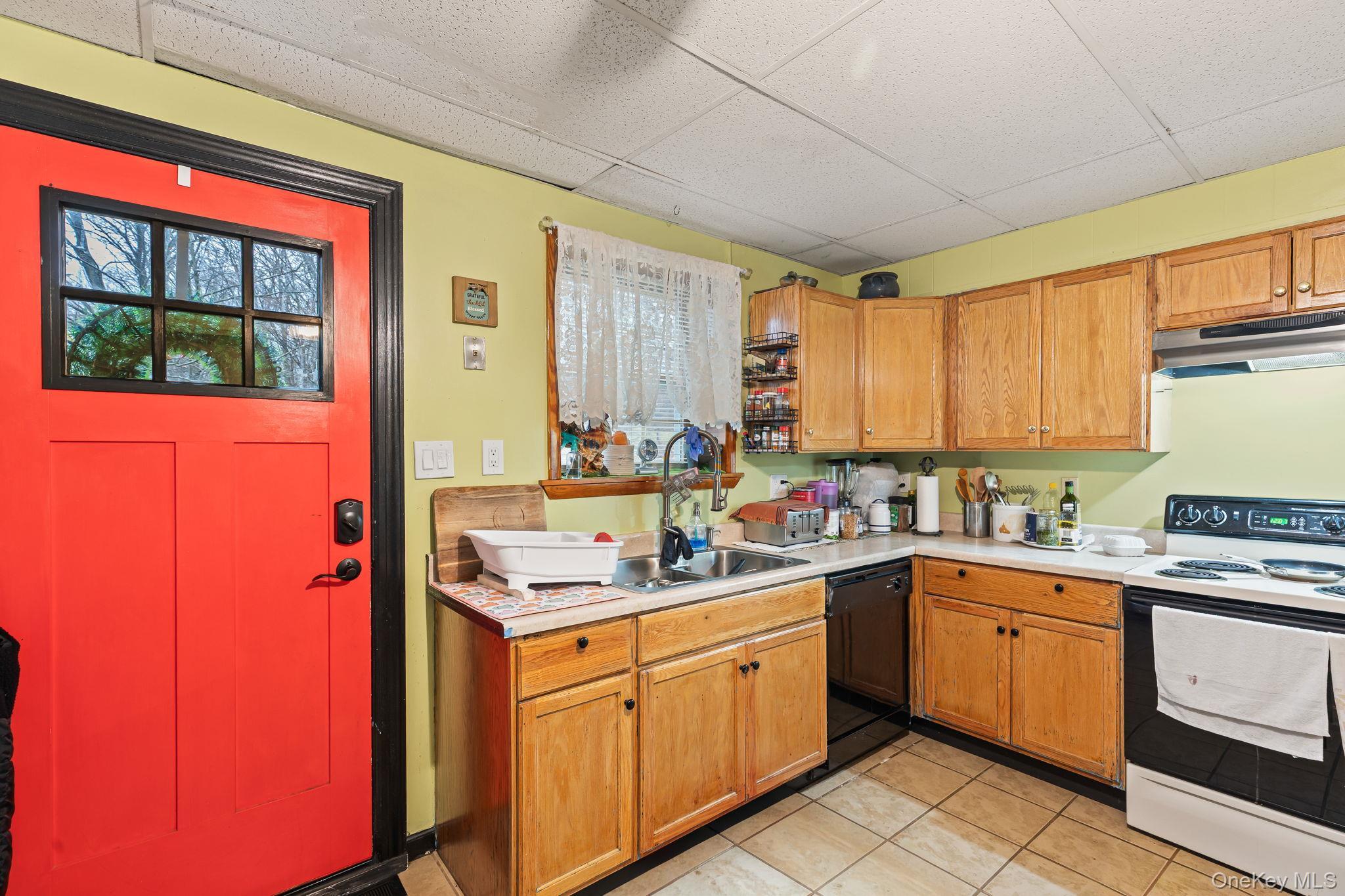 Single Family Cross Creek  Putnam County, NY 10516, MLS-941328-37