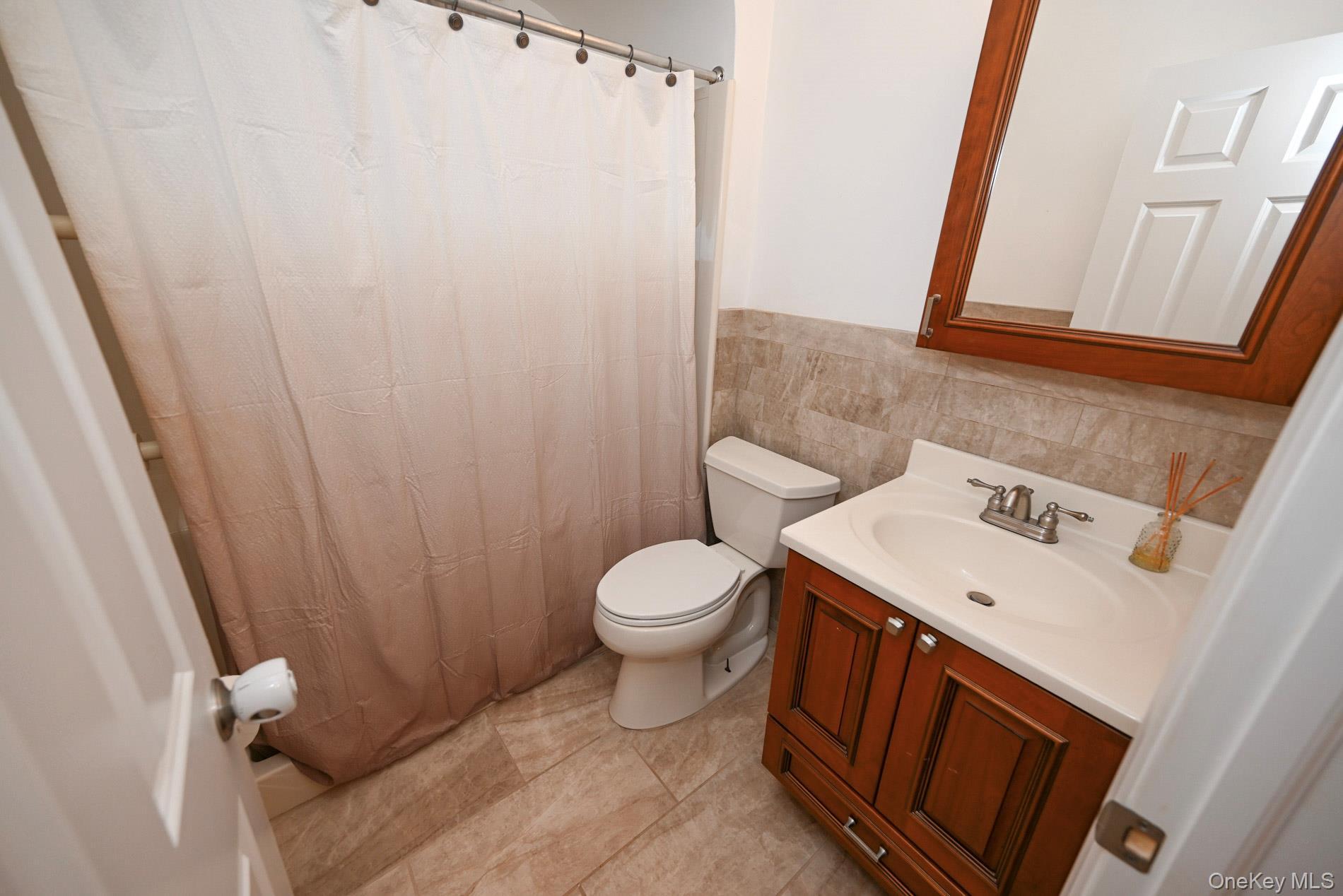 Single Family Grange Nassau County, NY 11010, MLS-941340-18