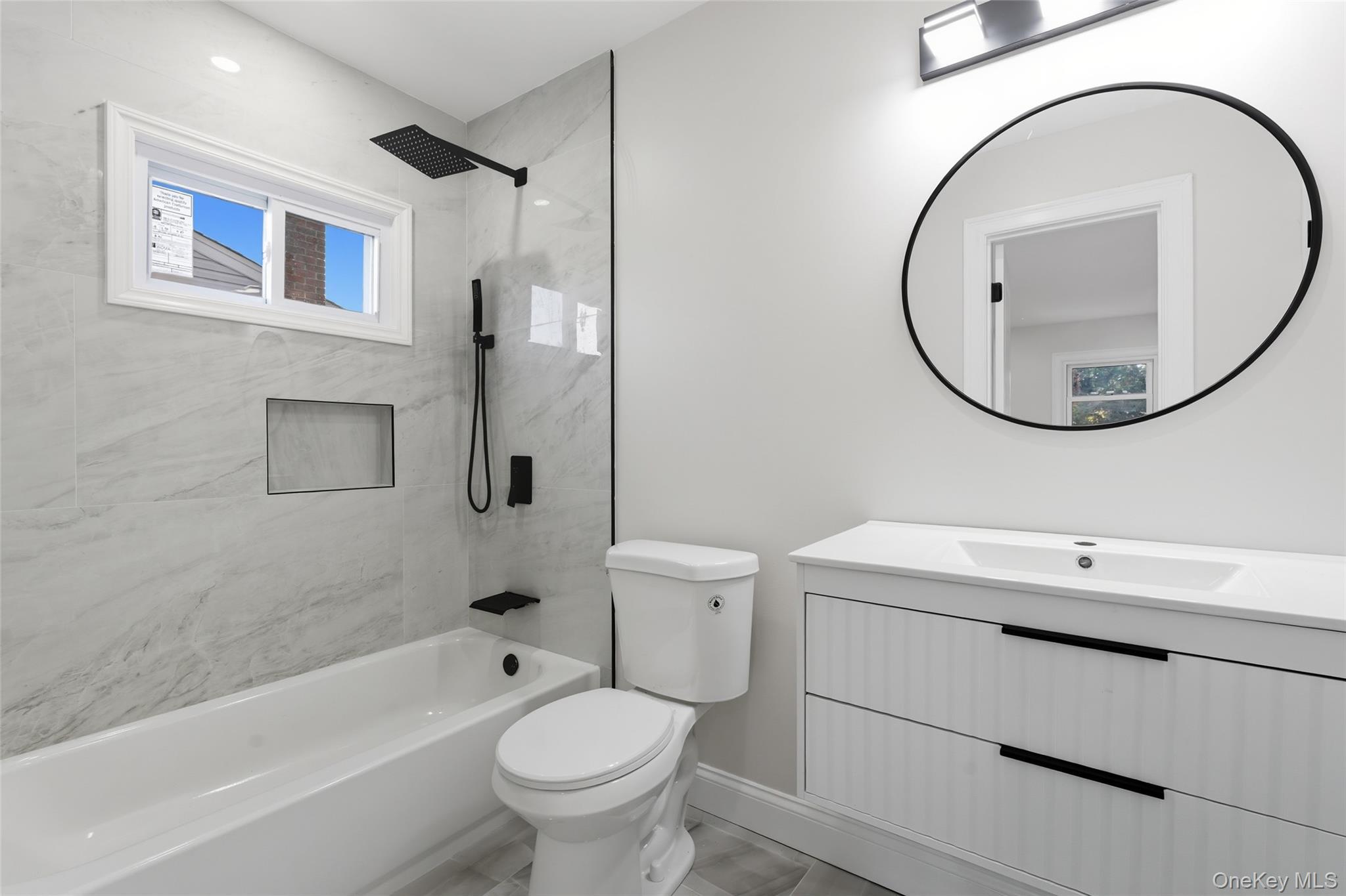 Single Family Glendale Suffolk County, NY 11704, MLS-941343-15