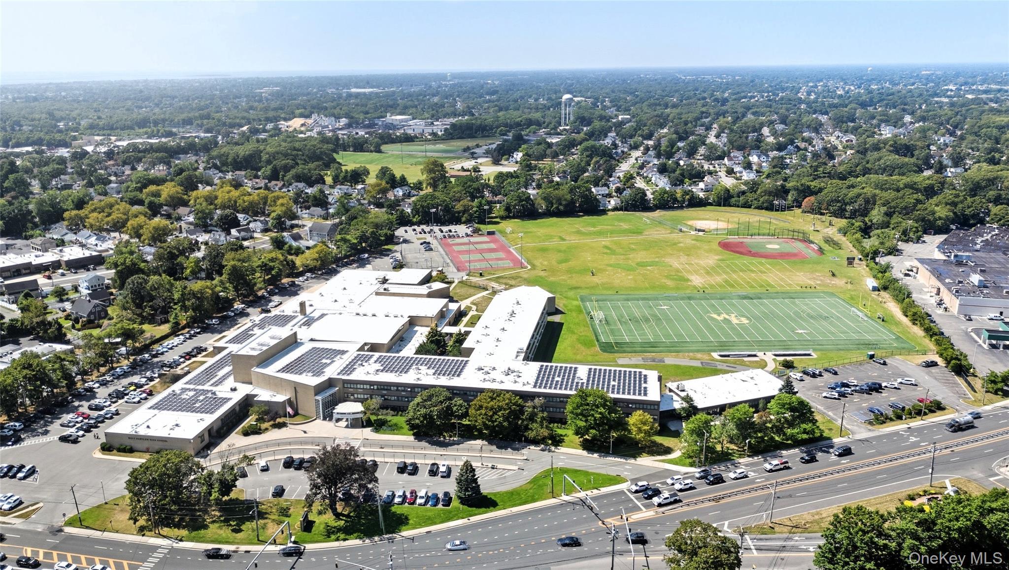 Single Family Glendale  Suffolk County, NY 11704, MLS-941343-26