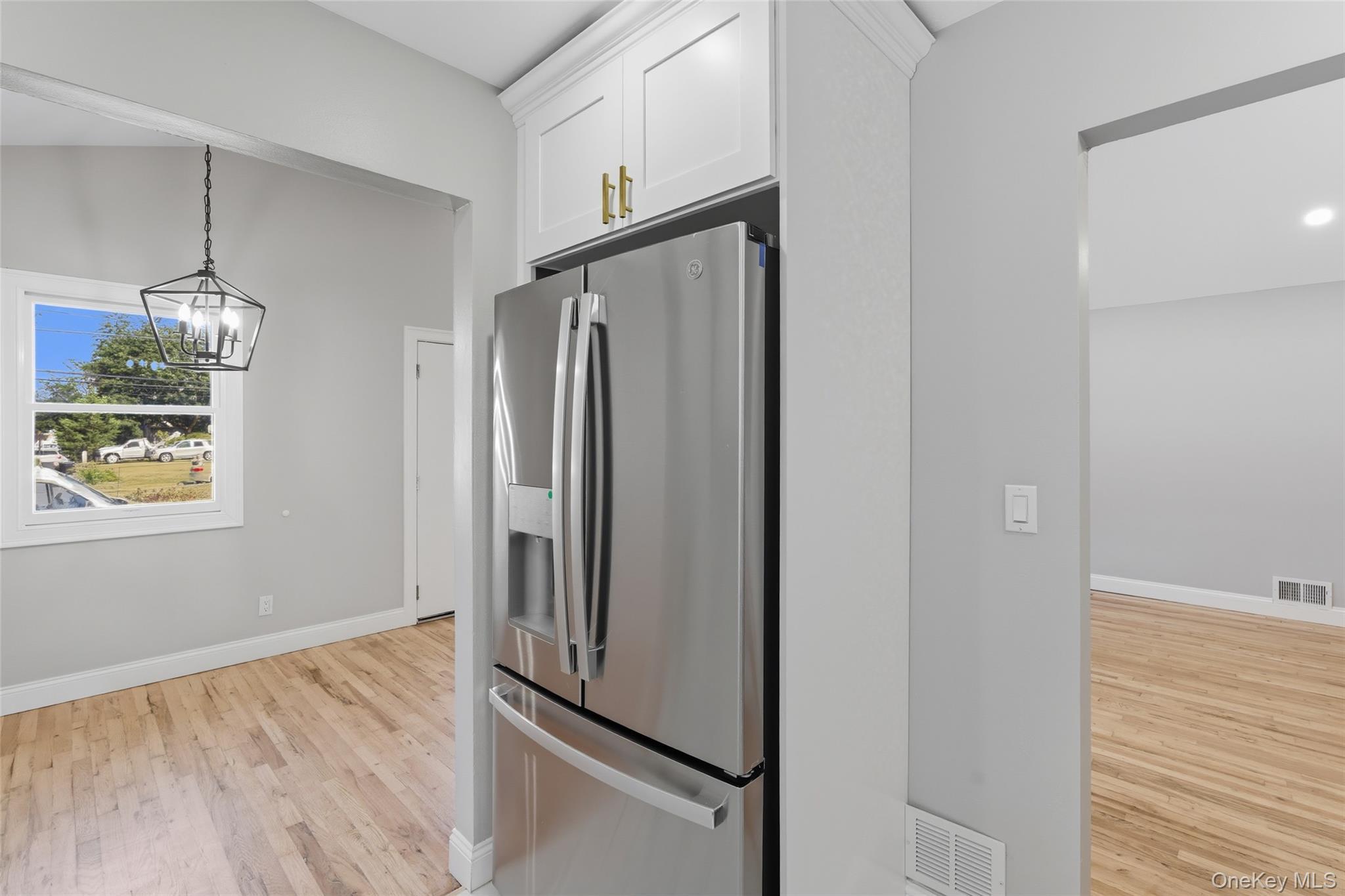 Single Family Glendale Suffolk County, NY 11704, MLS-941343-6