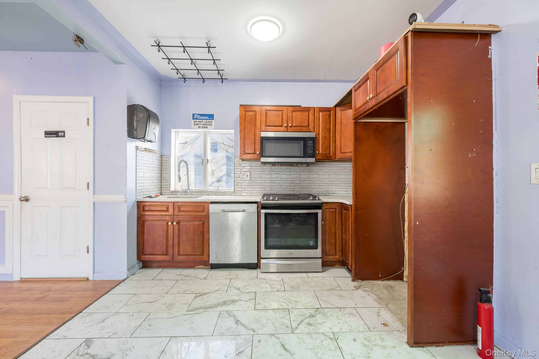 Single Family Hermany  Bronx, NY 10473, MLS-941350-17