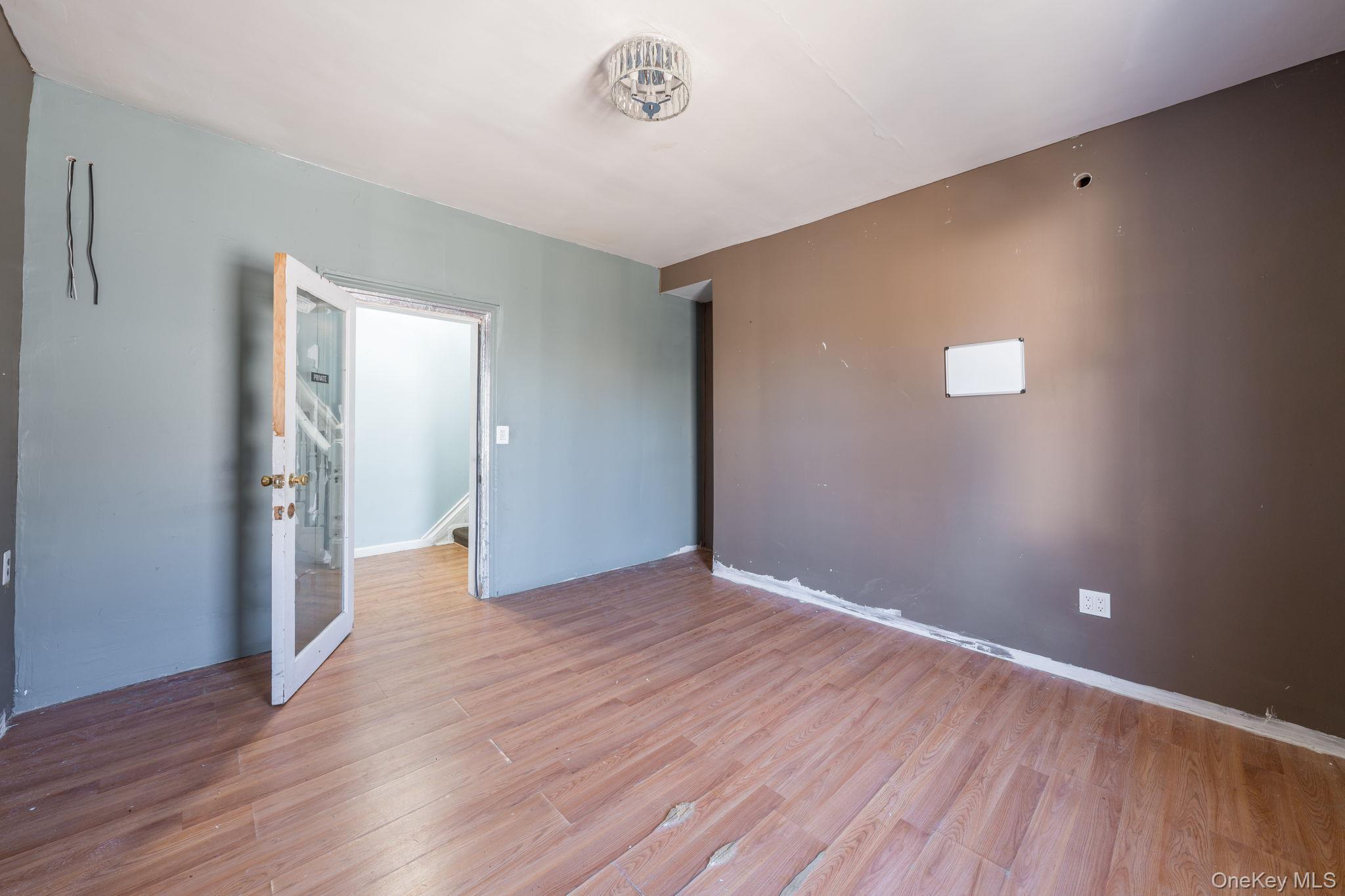 Single Family Hermany  Bronx, NY 10473, MLS-941350-20