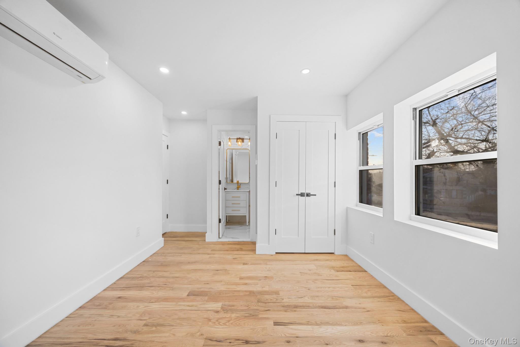 Single Family Nashville  Queens, NY 11411, MLS-941418-7