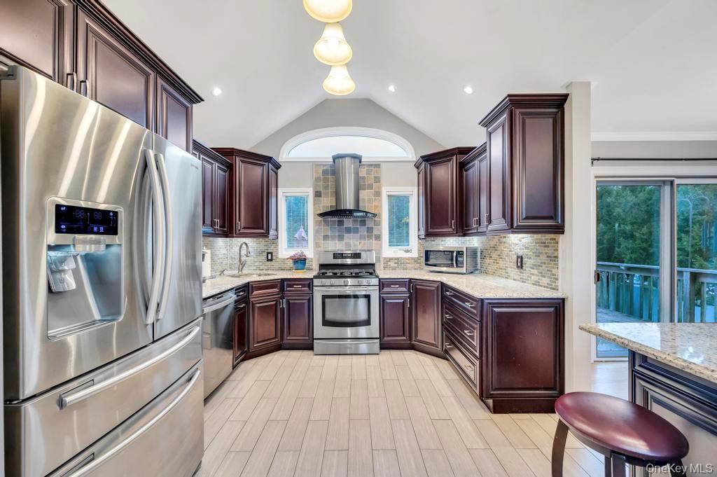 Single Family Waterview  Nassau County, NY 11758, MLS-941423-25