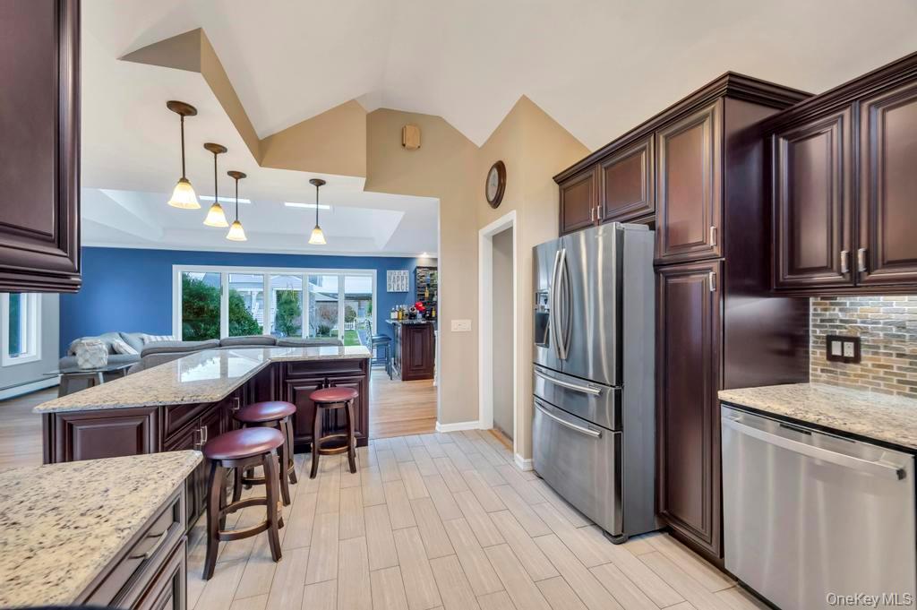 Single Family Waterview  Nassau County, NY 11758, MLS-941423-28