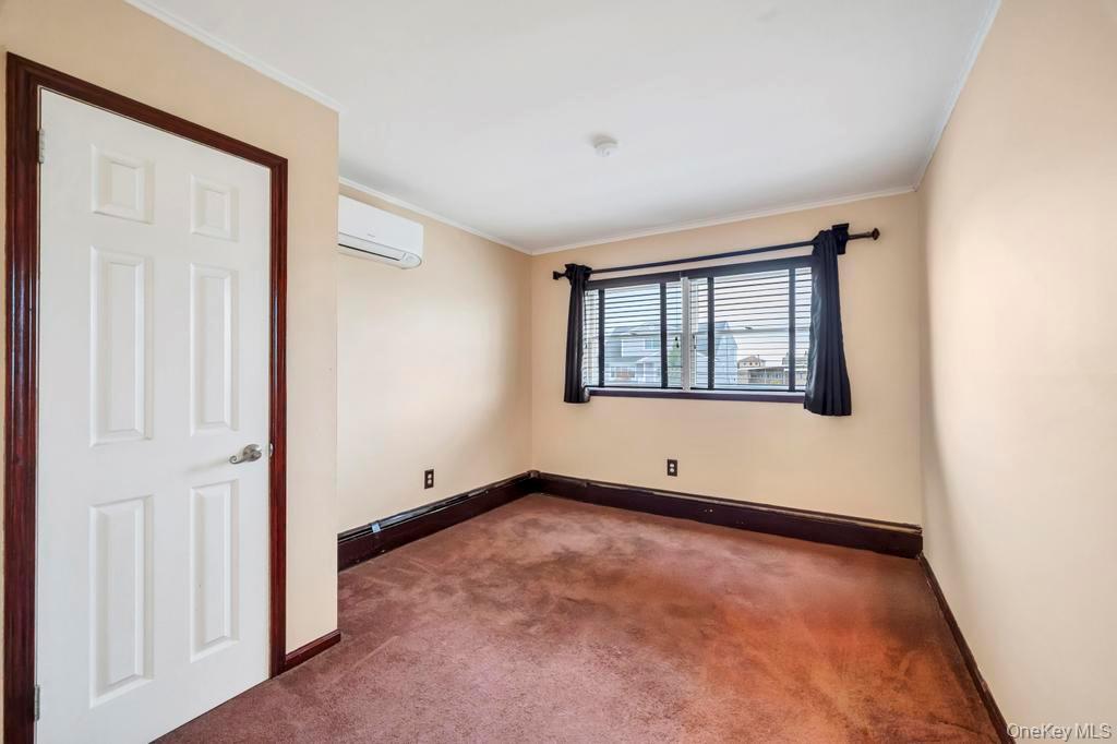 Single Family Waterview  Nassau County, NY 11758, MLS-941423-32