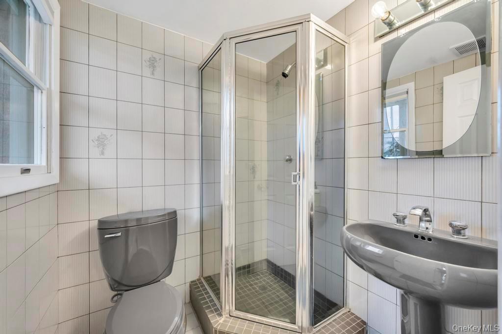 Single Family Waterview  Nassau County, NY 11758, MLS-941423-35