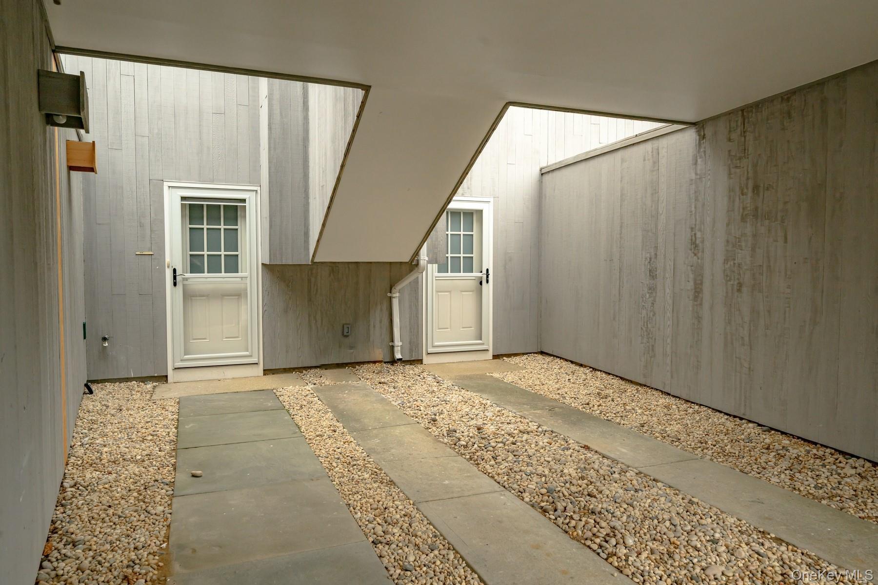 Condo Fairway  Suffolk County, NY 11954, MLS-941425-24