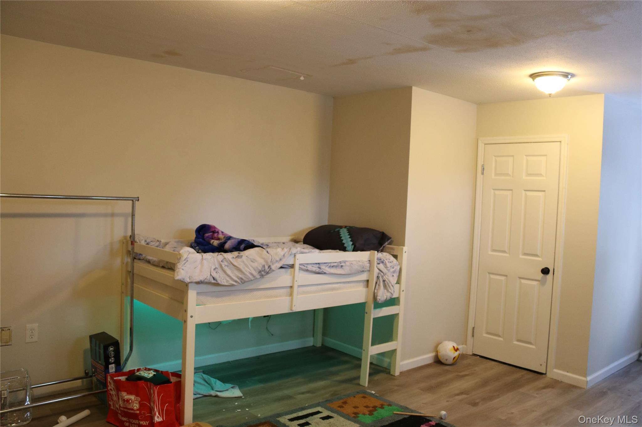 Single Family Peenpack  Orange County, NY 12780, MLS-941447-21