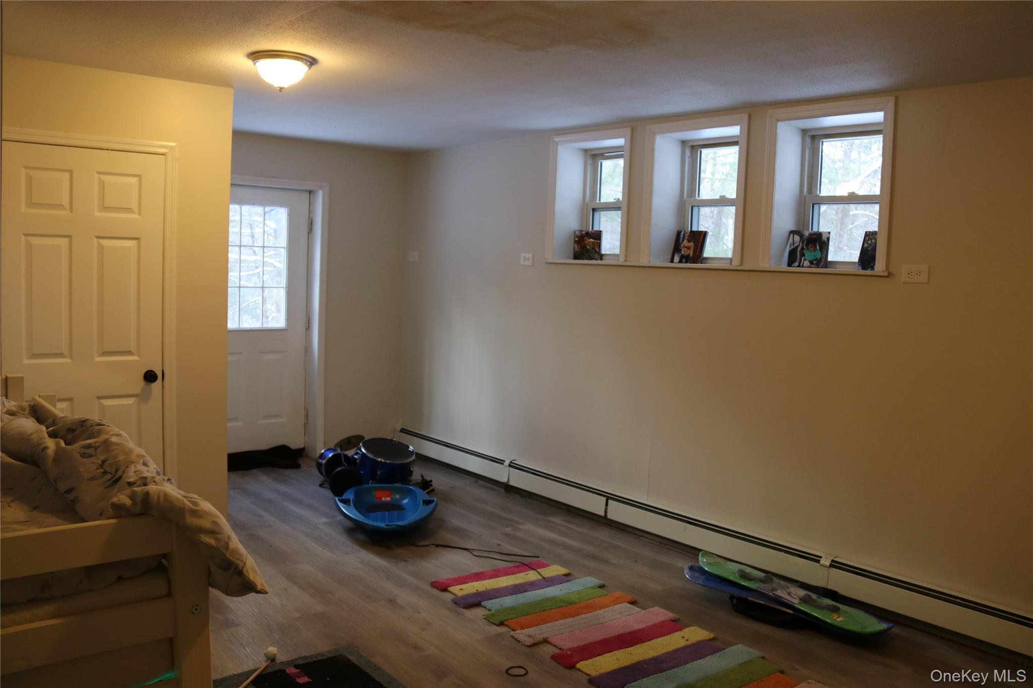 Single Family Peenpack  Orange County, NY 12780, MLS-941447-22