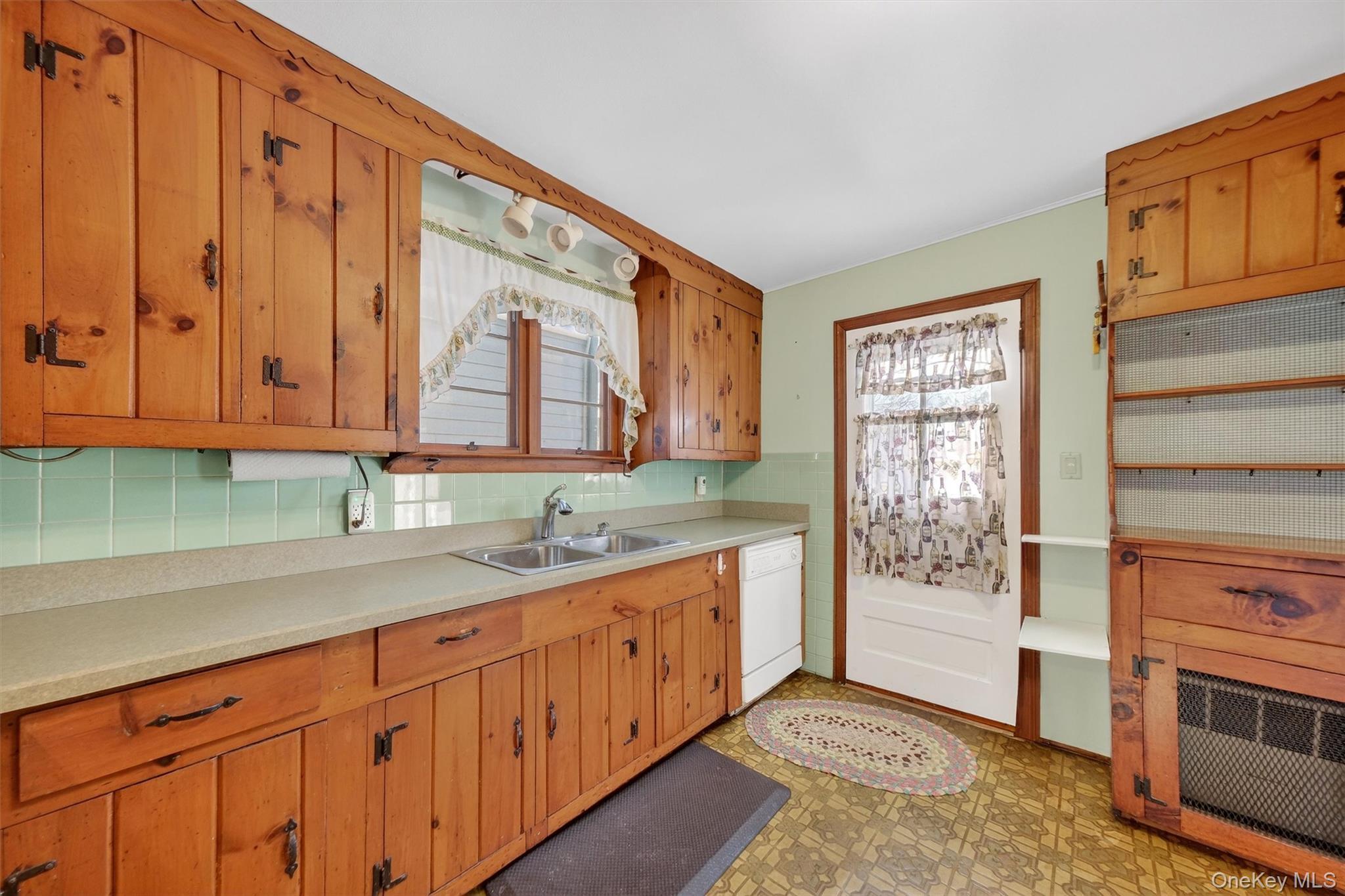 Single Family Beacon Dutchess County, NY 12508, MLS-941449-8