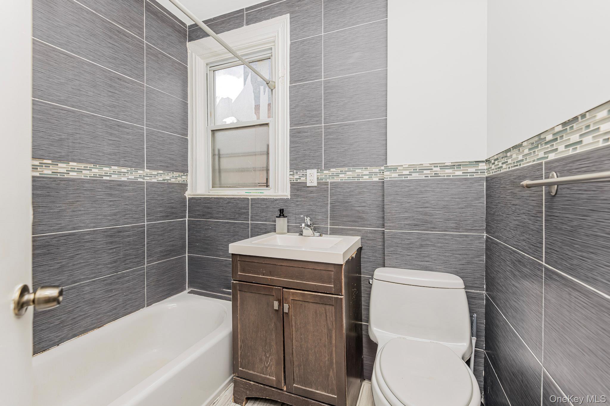 Single Family Bailey  Bronx, NY 10463, MLS-941461-15