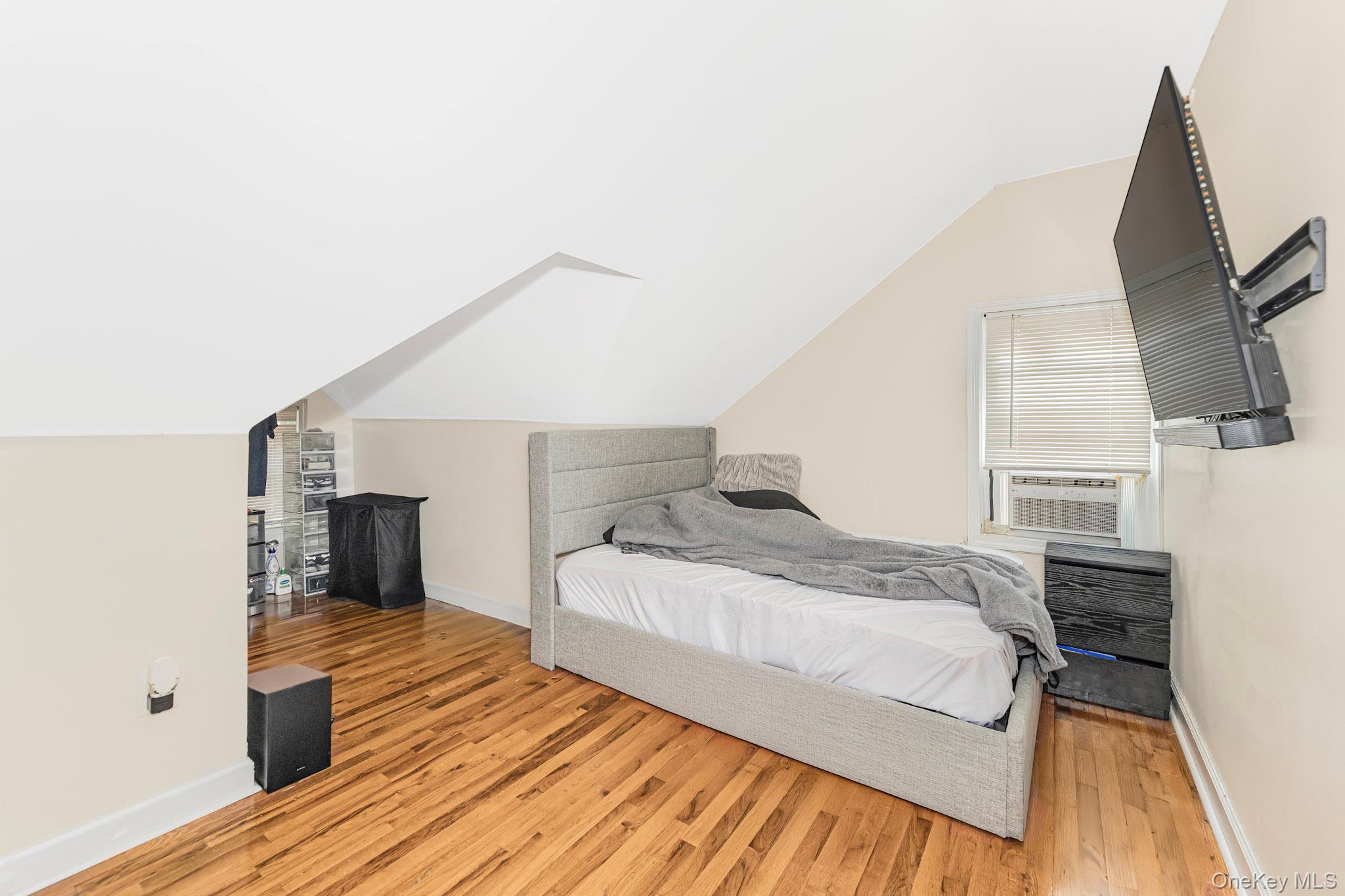 Single Family Bailey  Bronx, NY 10463, MLS-941461-17