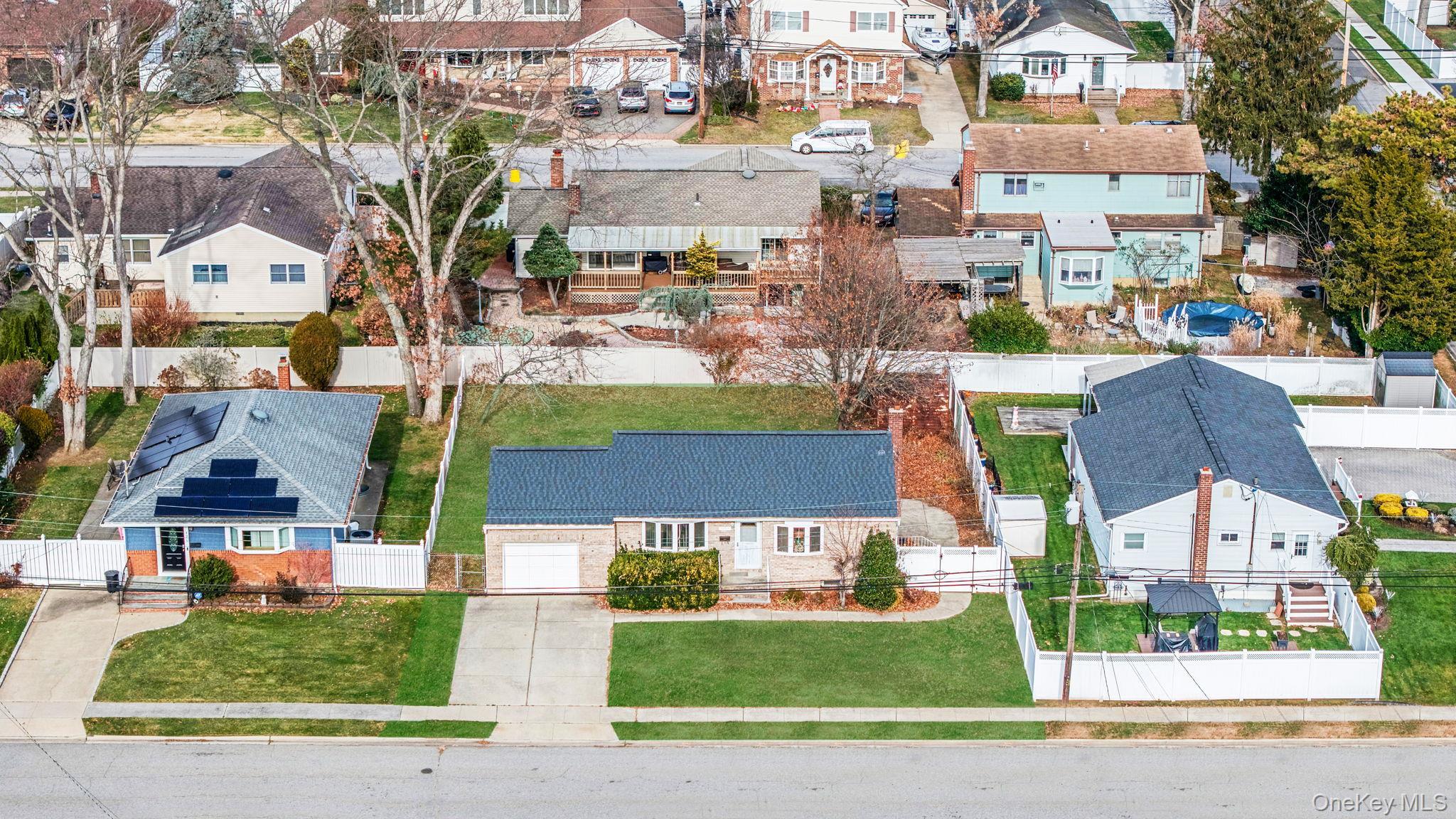 Single Family Oak Nassau County, NY 11758, MLS-941466-10