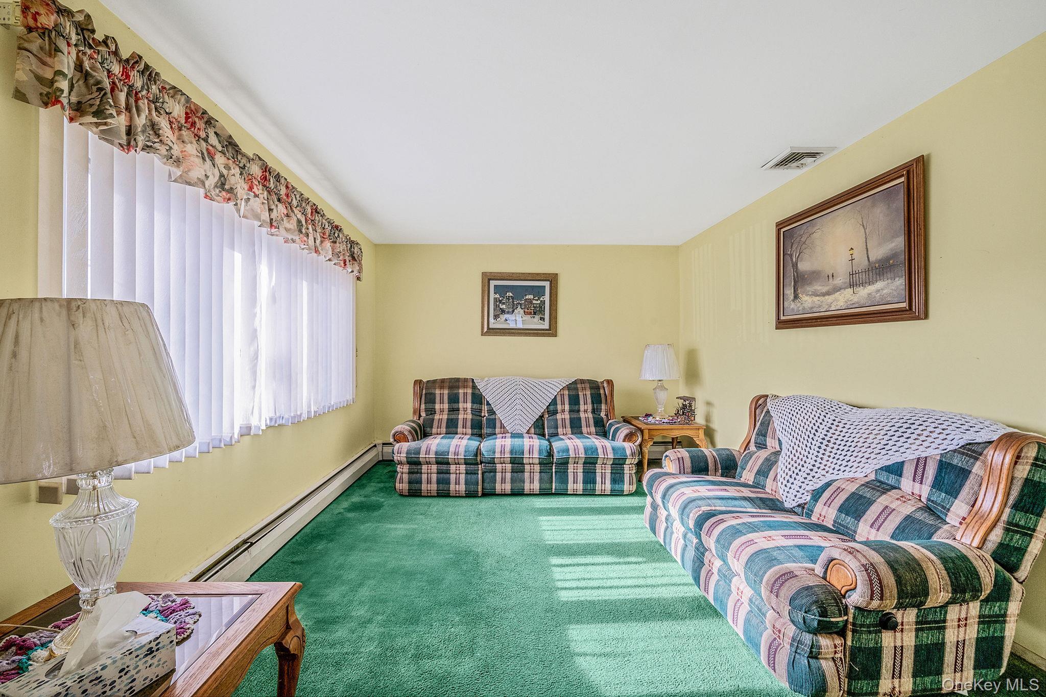 Single Family Oak Nassau County, NY 11758, MLS-941466-17