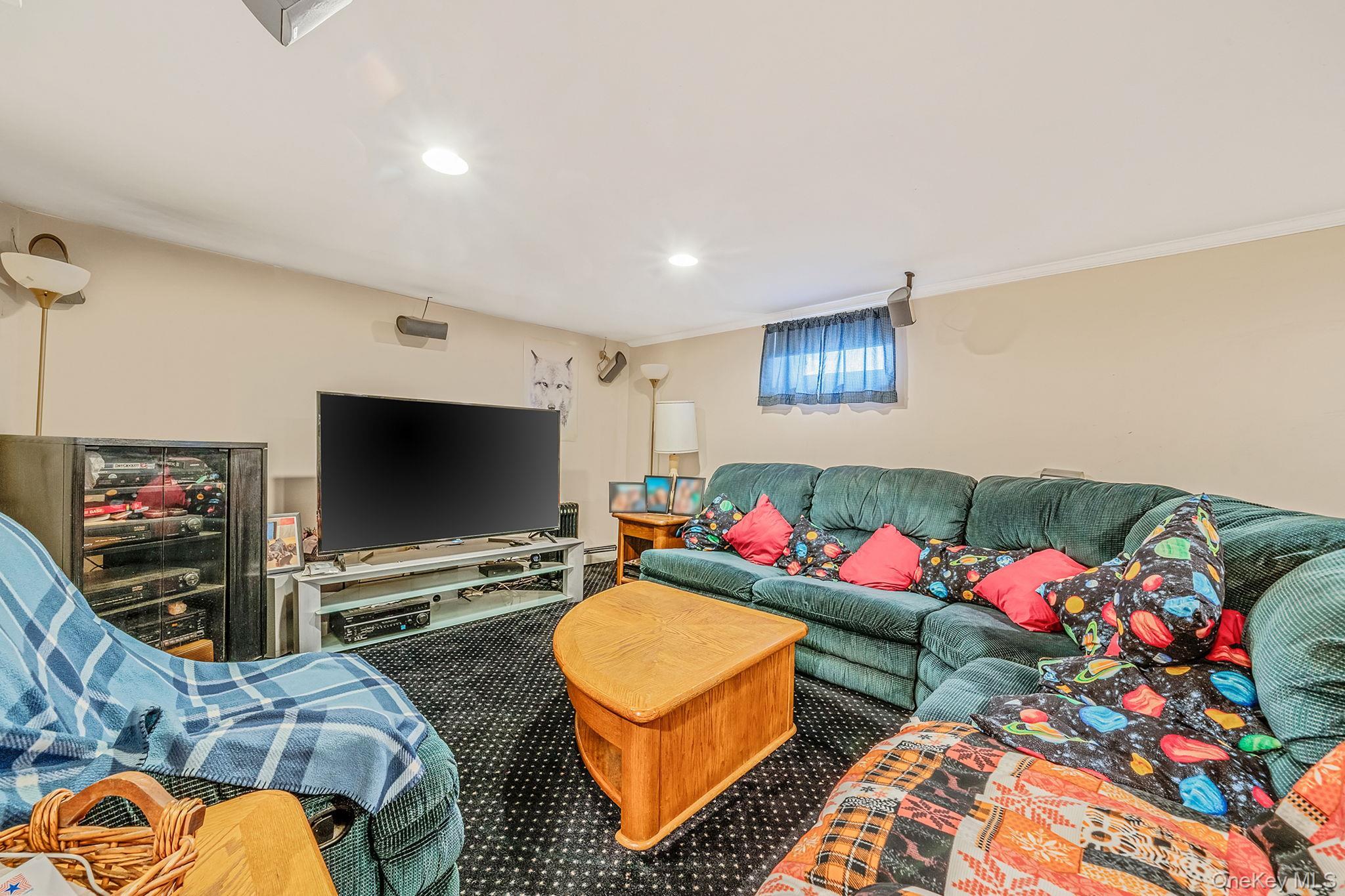 Single Family Oak Nassau County, NY 11758, MLS-941466-29