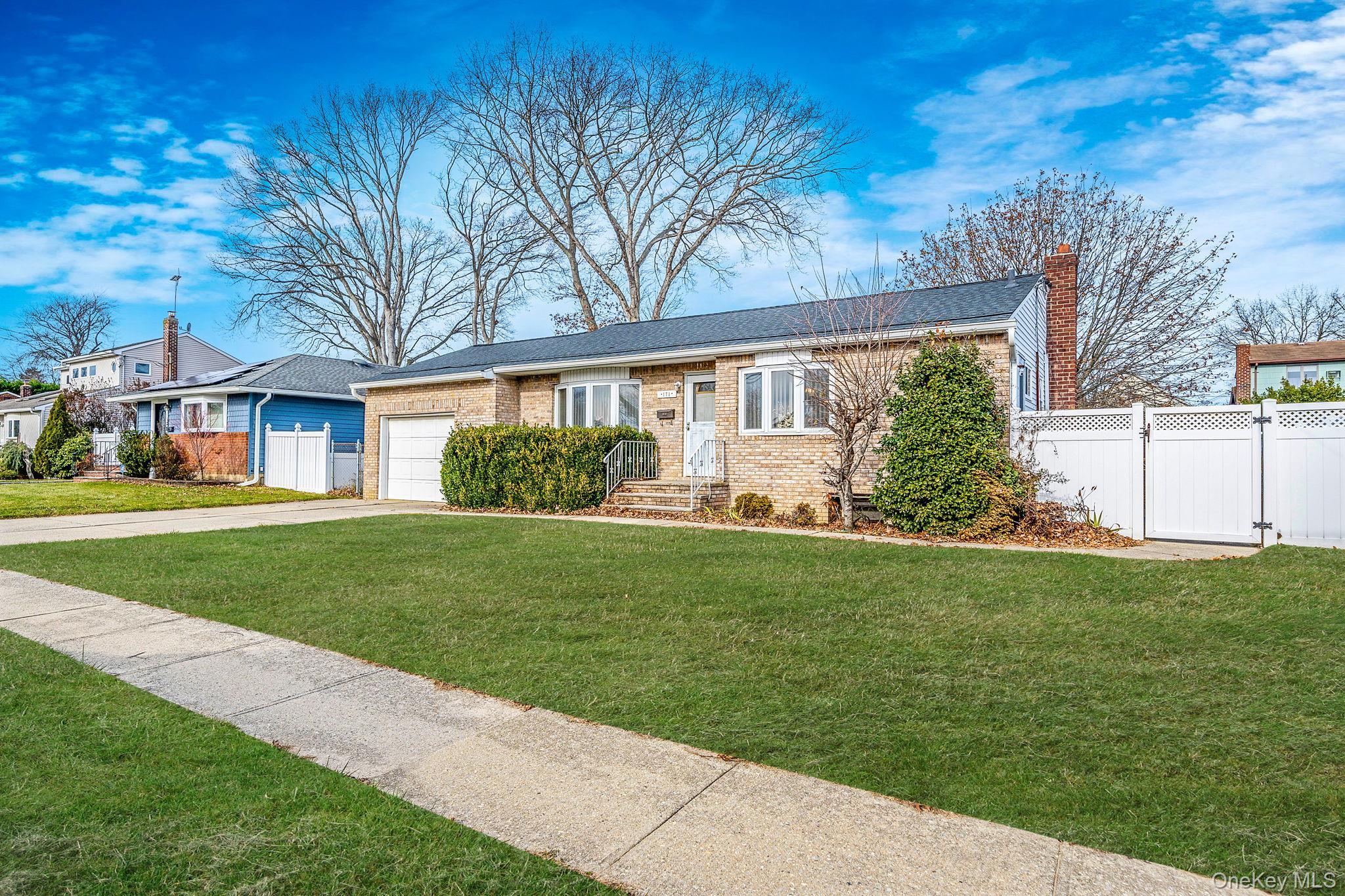 Single Family Oak Nassau County, NY 11758, MLS-941466-3