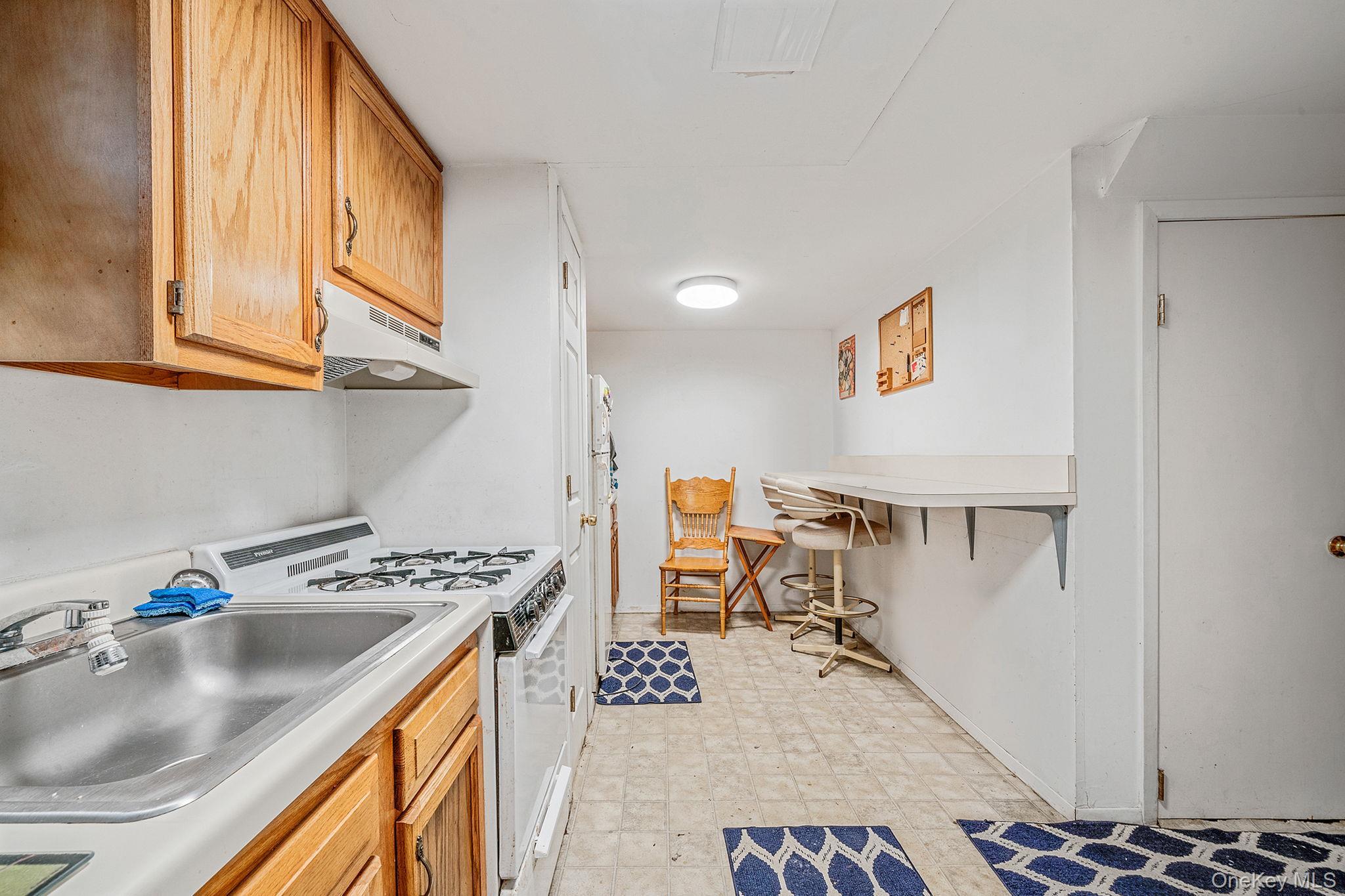 Single Family Oak Nassau County, NY 11758, MLS-941466-32