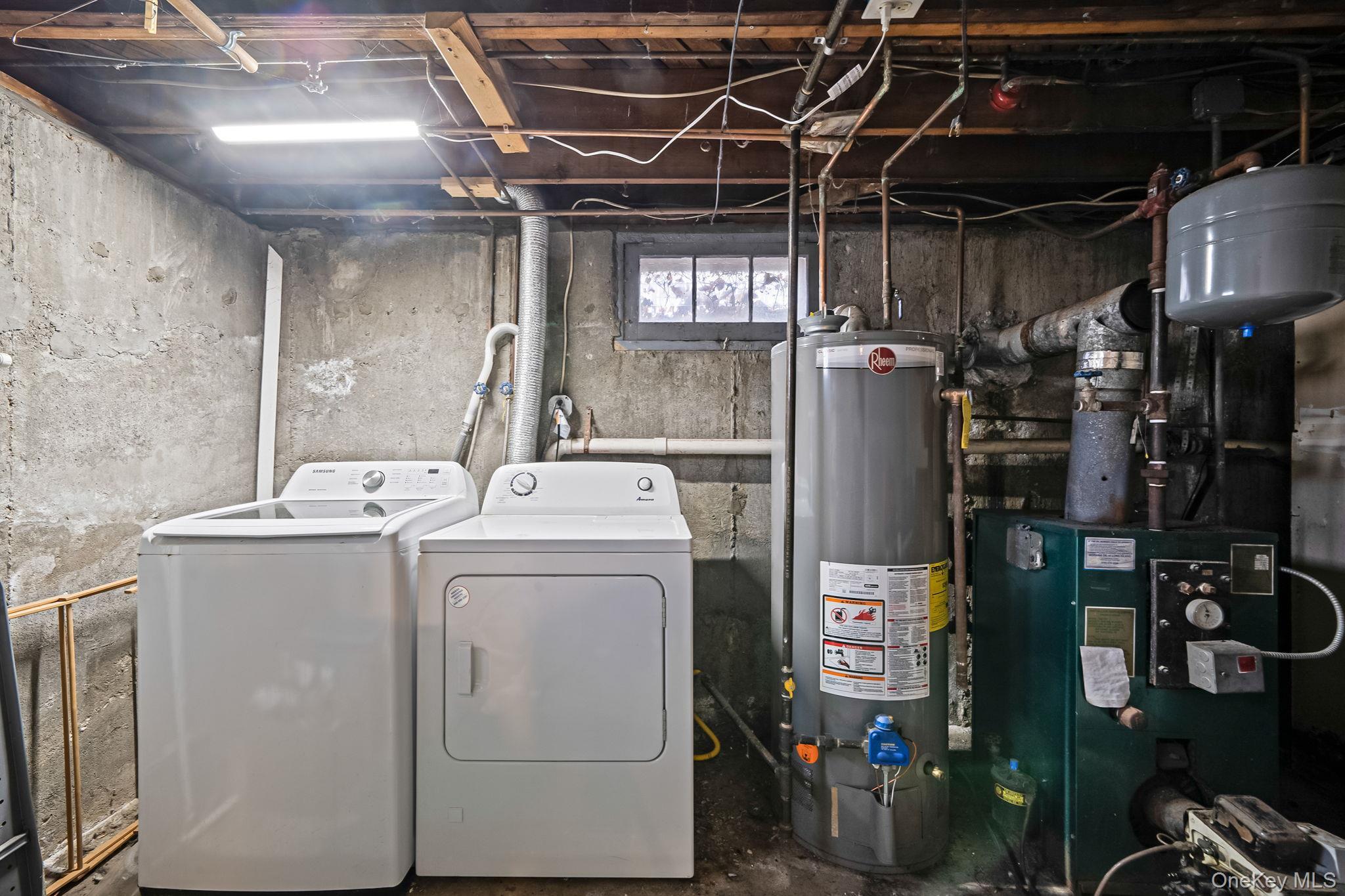 Single Family Oak  Nassau County, NY 11758, MLS-941466-36