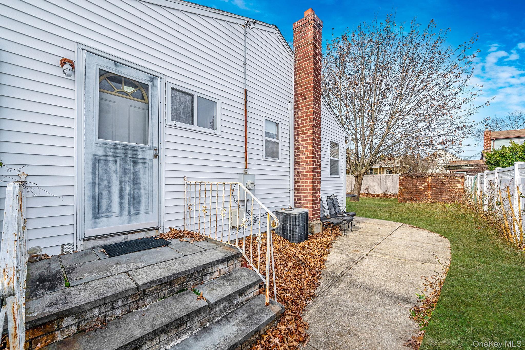 Single Family Oak Nassau County, NY 11758, MLS-941466-4