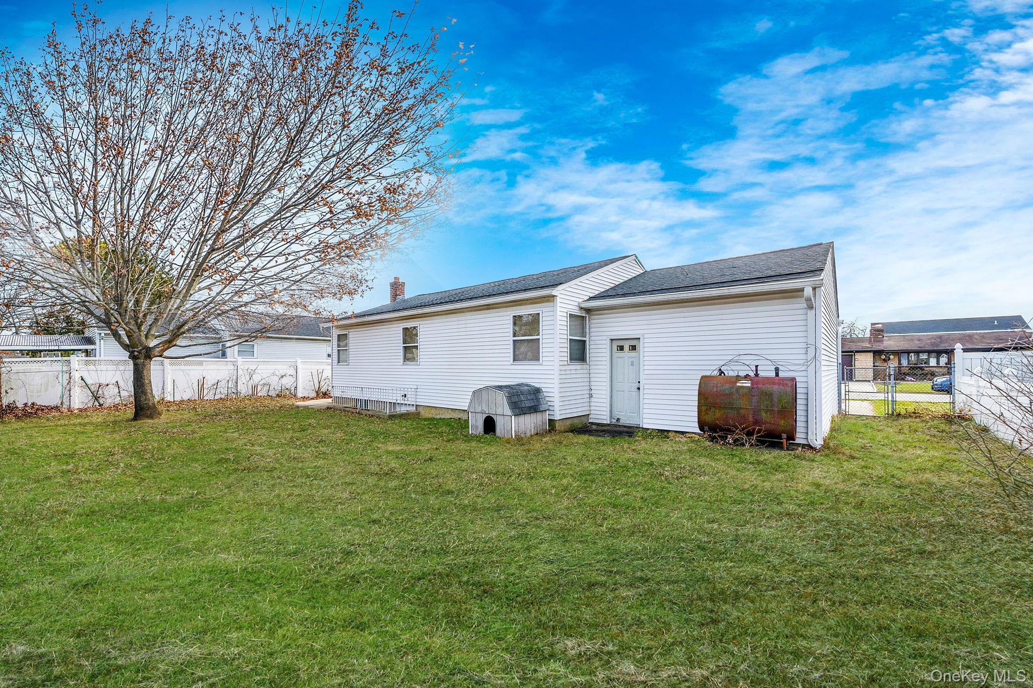 Single Family Oak Nassau County, NY 11758, MLS-941466-8