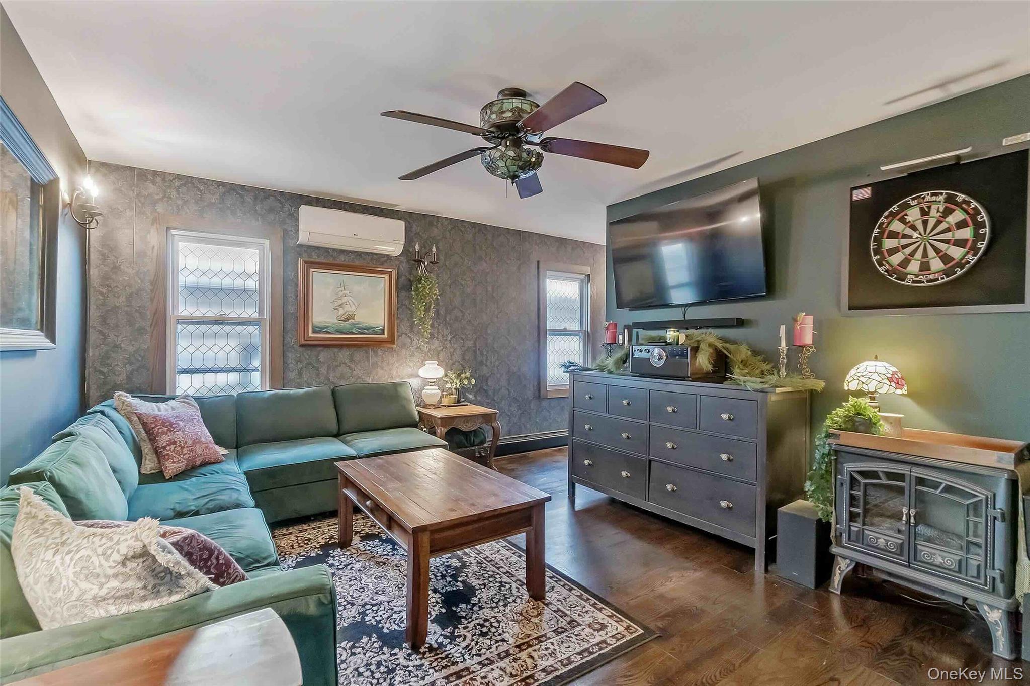 Single Family 11th  Queens, NY 11693, MLS-941469-3