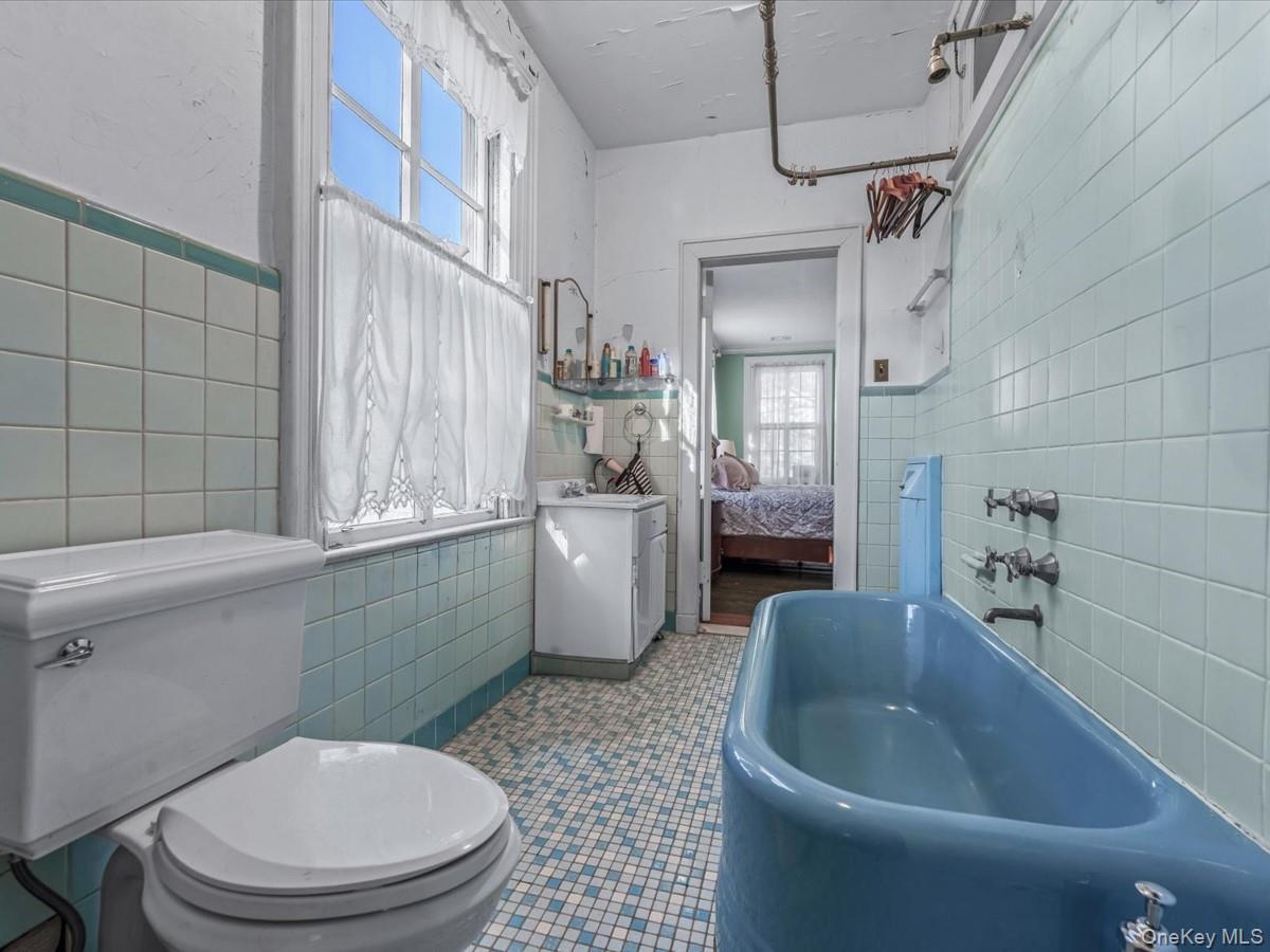 Single Family Center Queens, NY 11363, MLS-941527-19