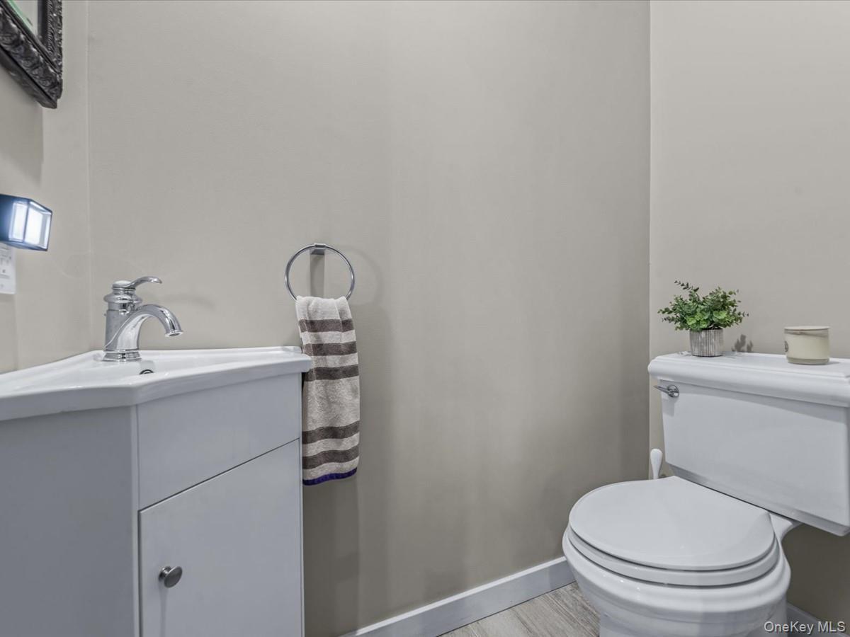 Single Family Center Queens, NY 11363, MLS-941527-20