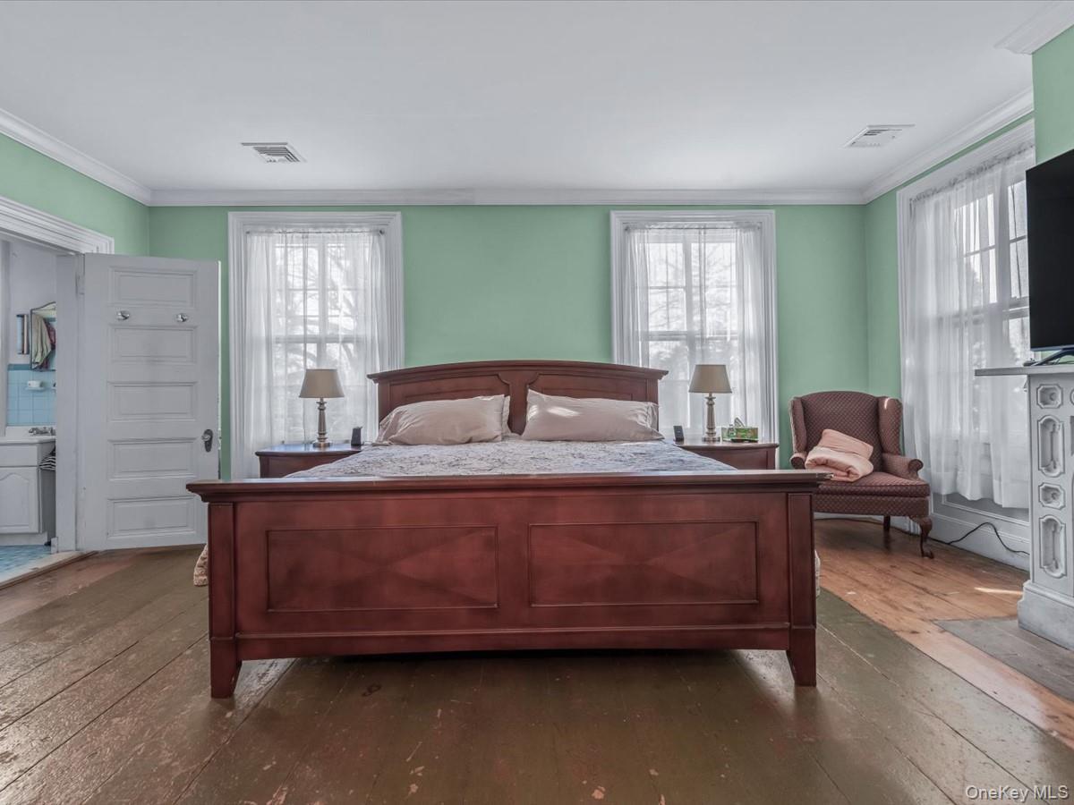 Single Family Center Queens, NY 11363, MLS-941527-23