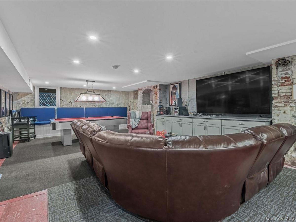 Single Family Center Queens, NY 11363, MLS-941527-25