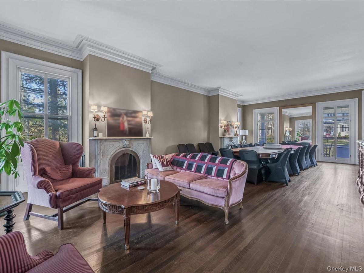 Single Family Center Queens, NY 11363, MLS-941527-9