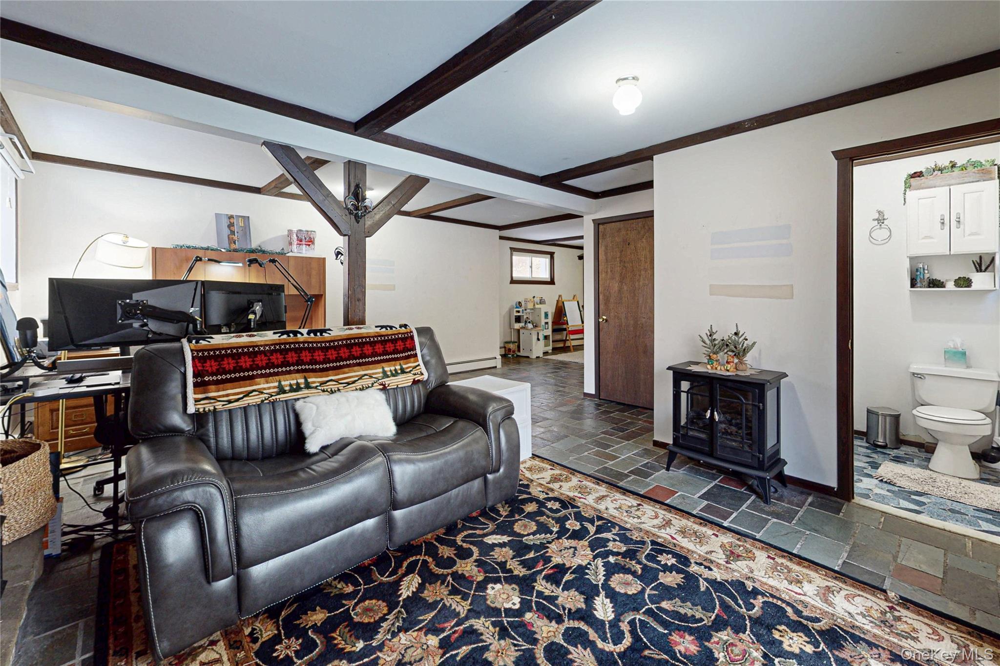 Single Family Easy  Dutchess County, NY 12533, MLS-941543-27