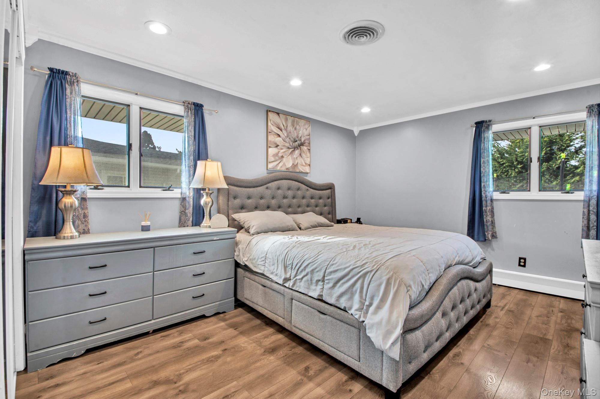 Single Family Redwood Nassau County, NY 11762, MLS-941551-12